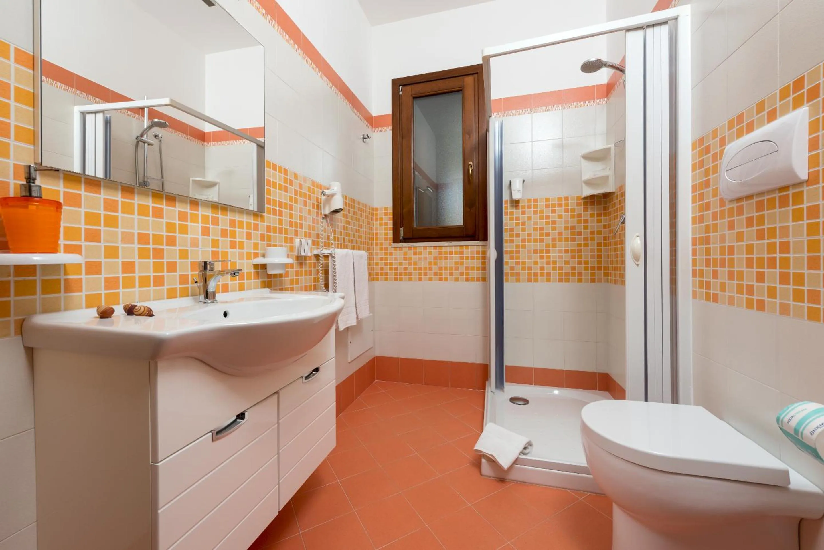 Shower in B&B Armonie