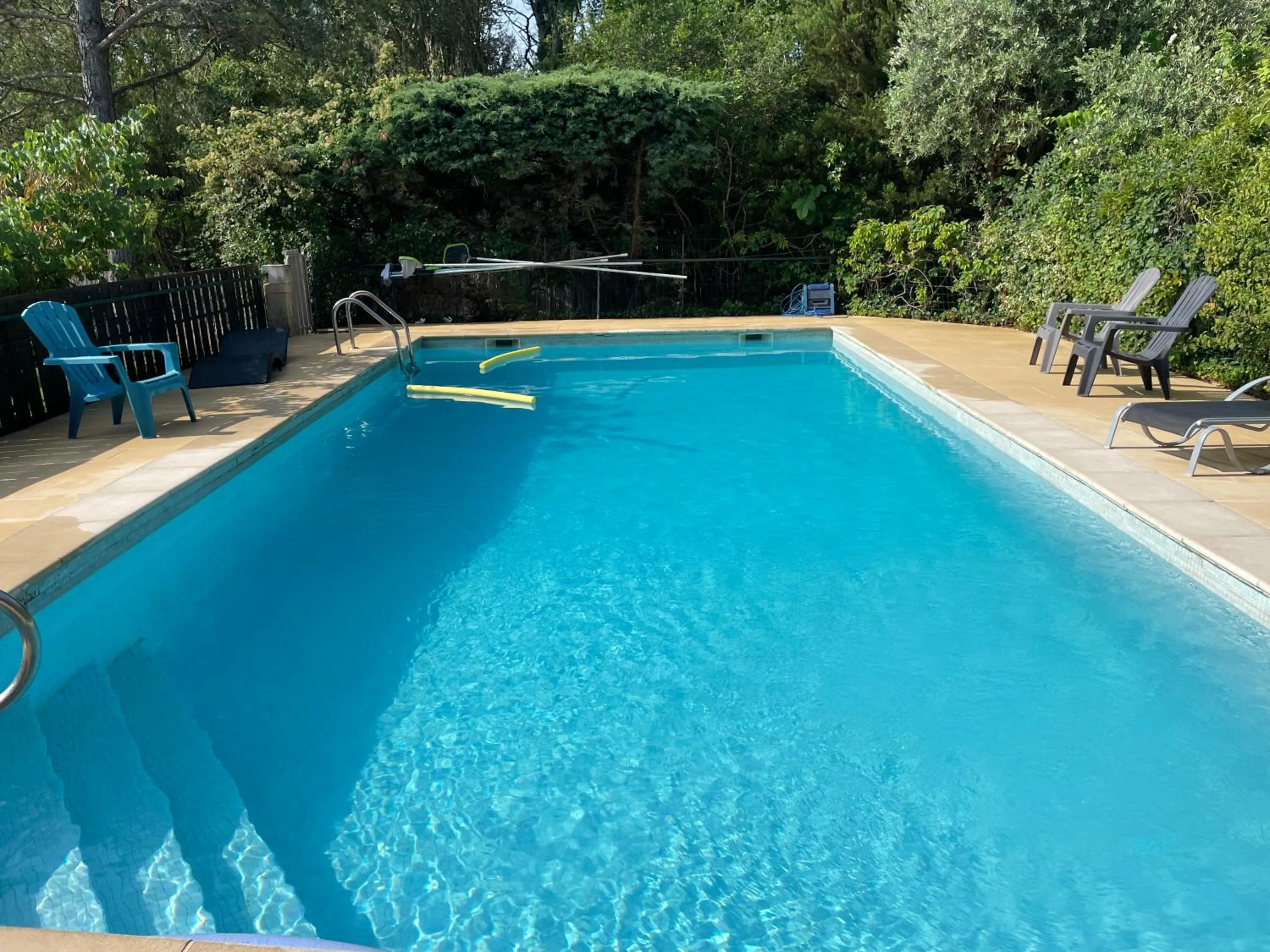 Swimming pool in Mas Grimaud - Gîte- Studio et chambres d'hôtes familiales