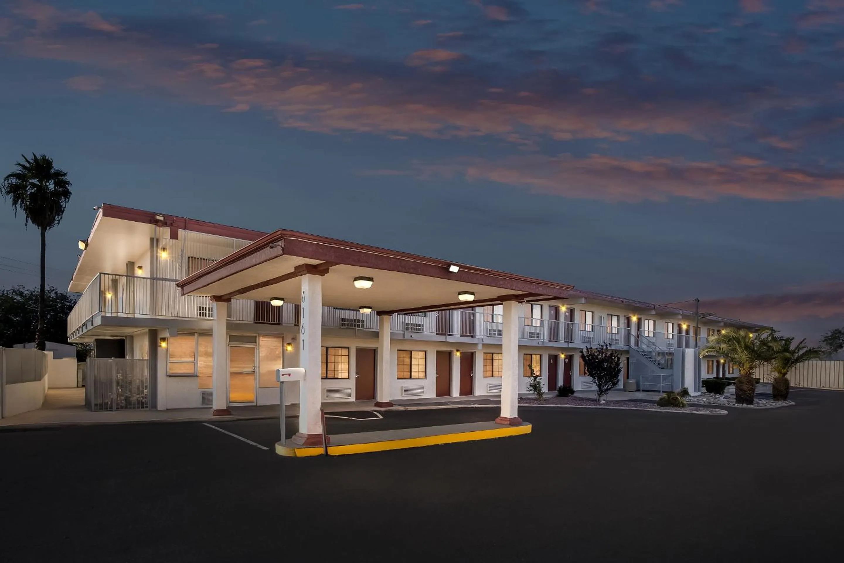 Facade/entrance in Red Roof Inn Tucson - Vail