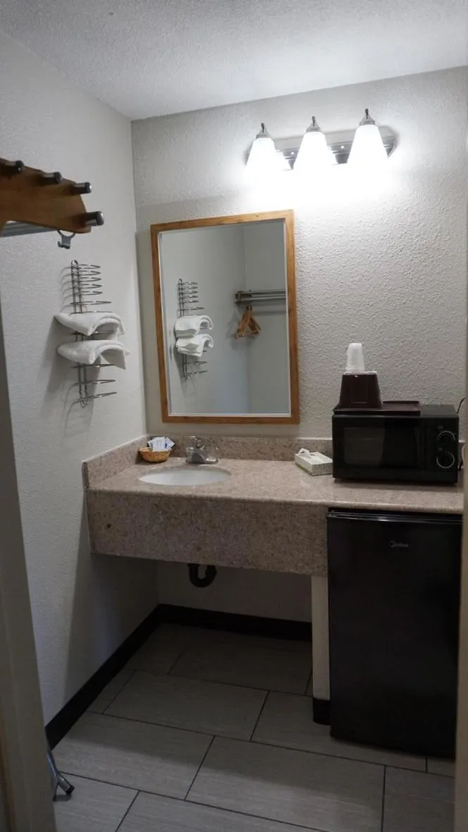 minibar in Travel Inn Tucson