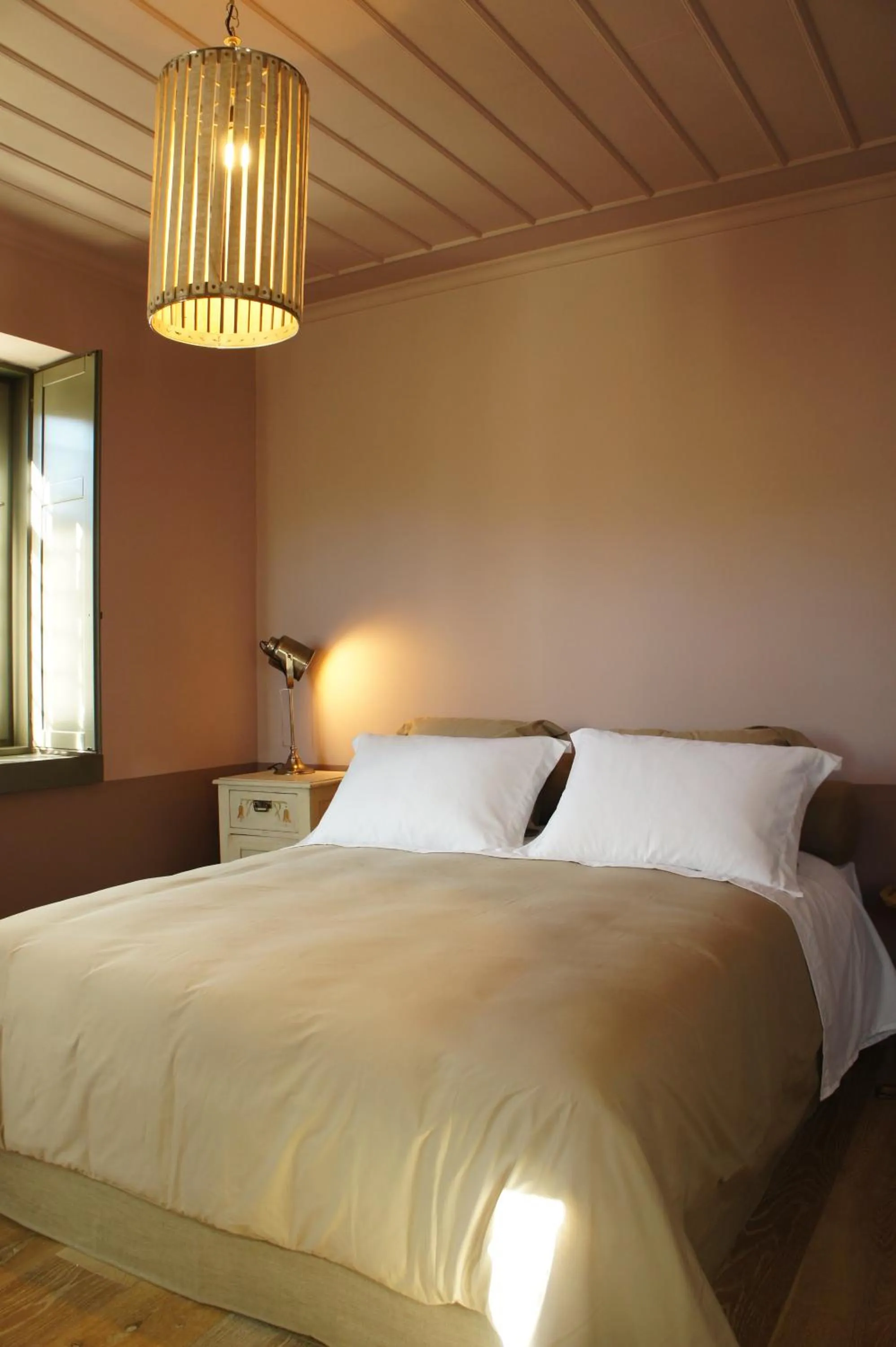 Bed in "Apeiros Chora" Hotel, Zagori