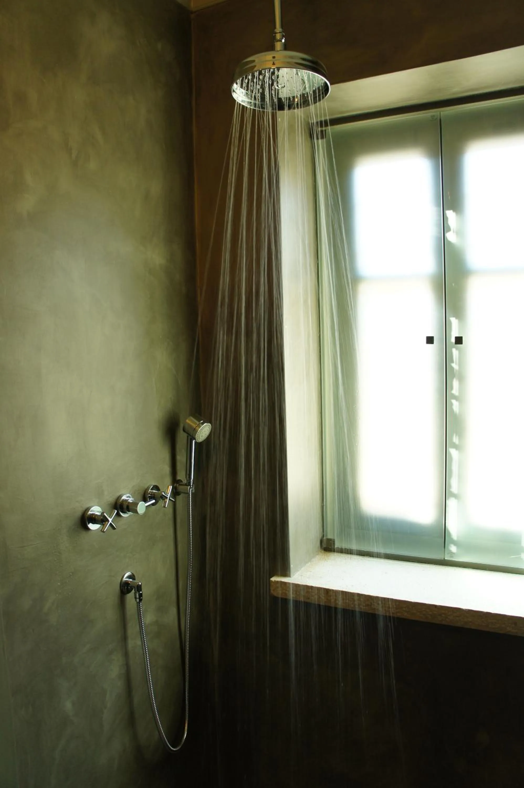 Shower in "Apeiros Chora" Hotel, Zagori