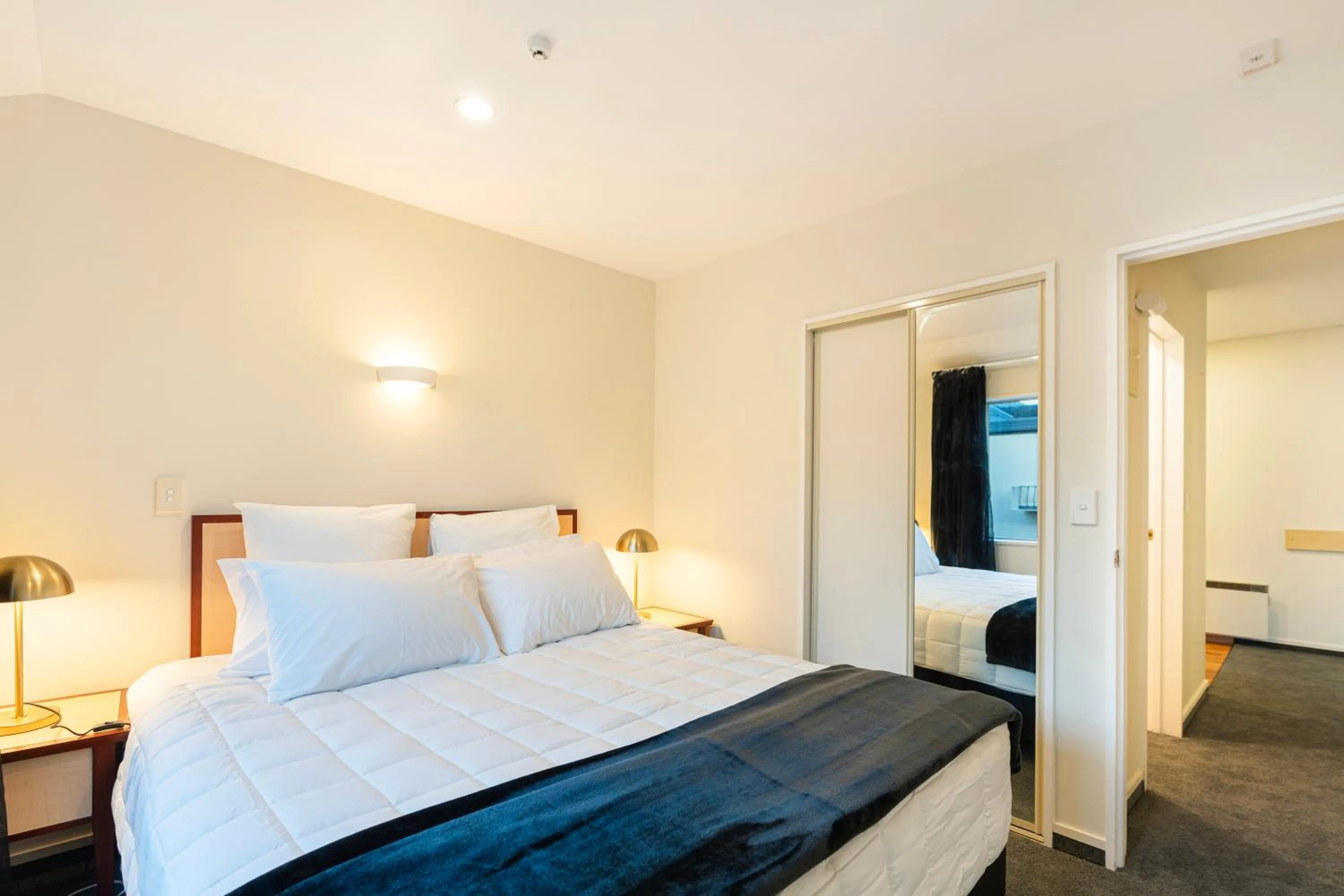 Bedroom, Bed in Daffodil Motel