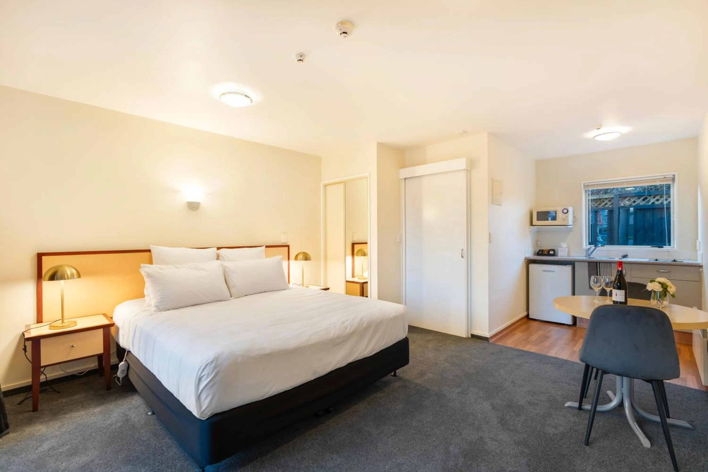 Bed in Daffodil Motel