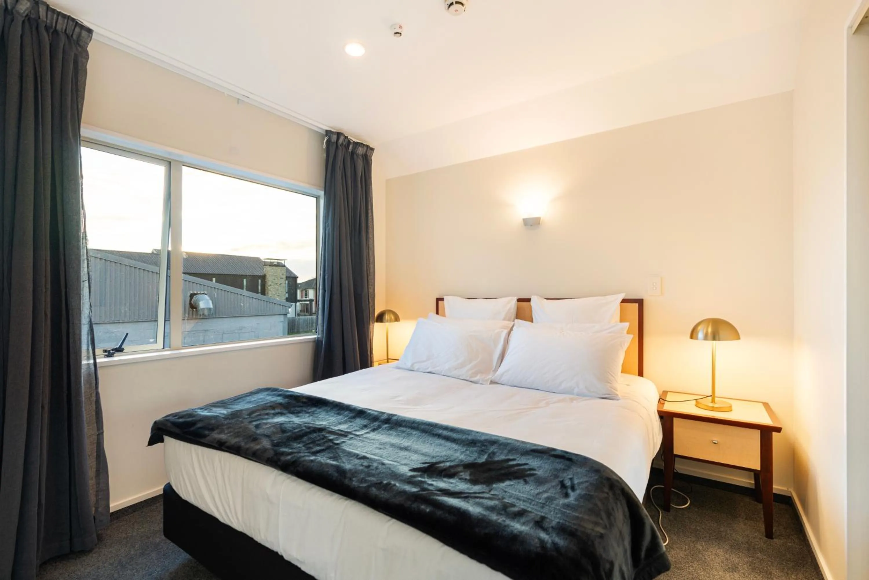 Bedroom, Bed in Daffodil Motel