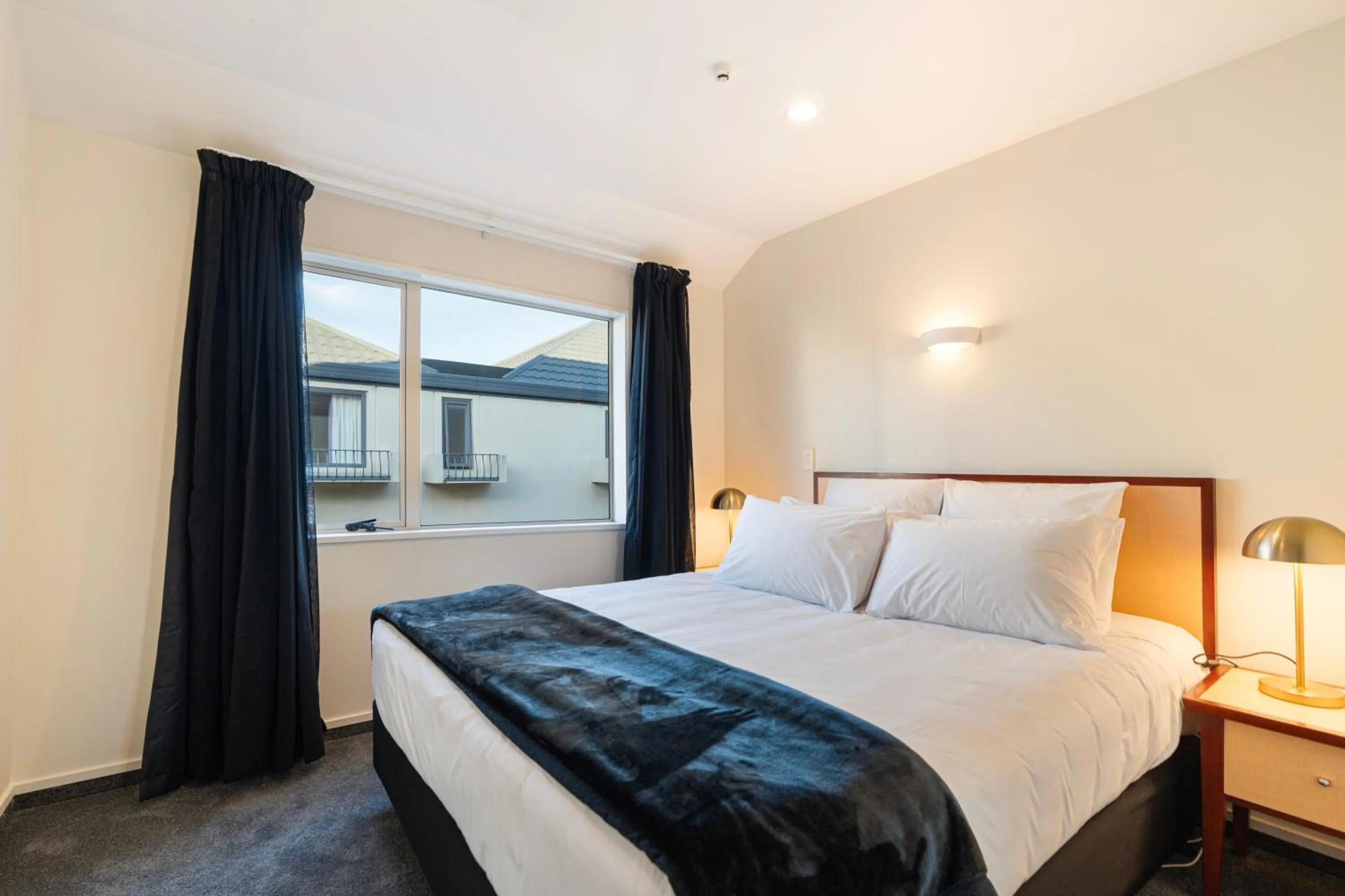 Bedroom, Bed in Daffodil Motel