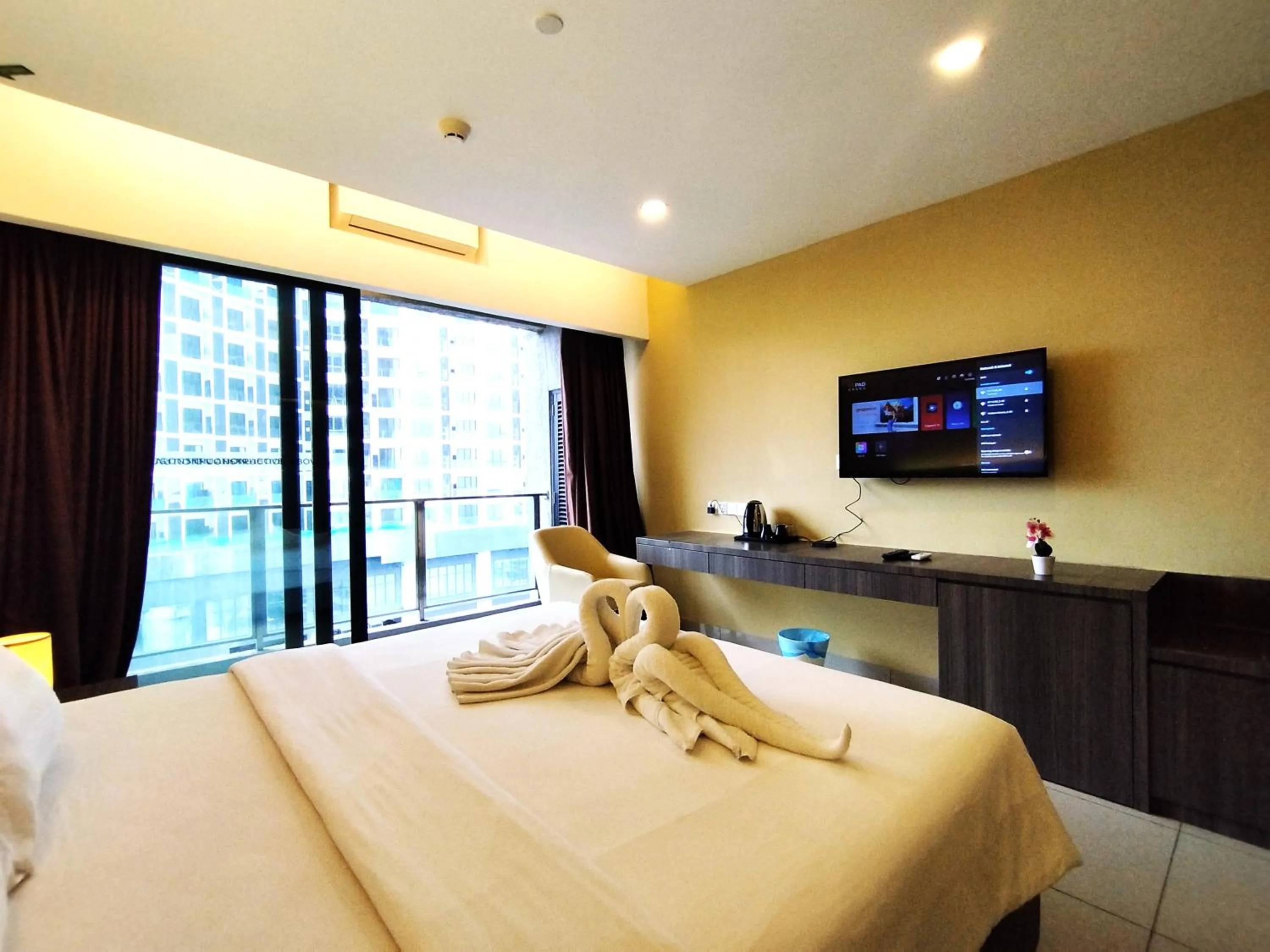 Bedroom, Bed in GENTING FoggyCold StayCation AT Ion Delemen By HAPYHOME