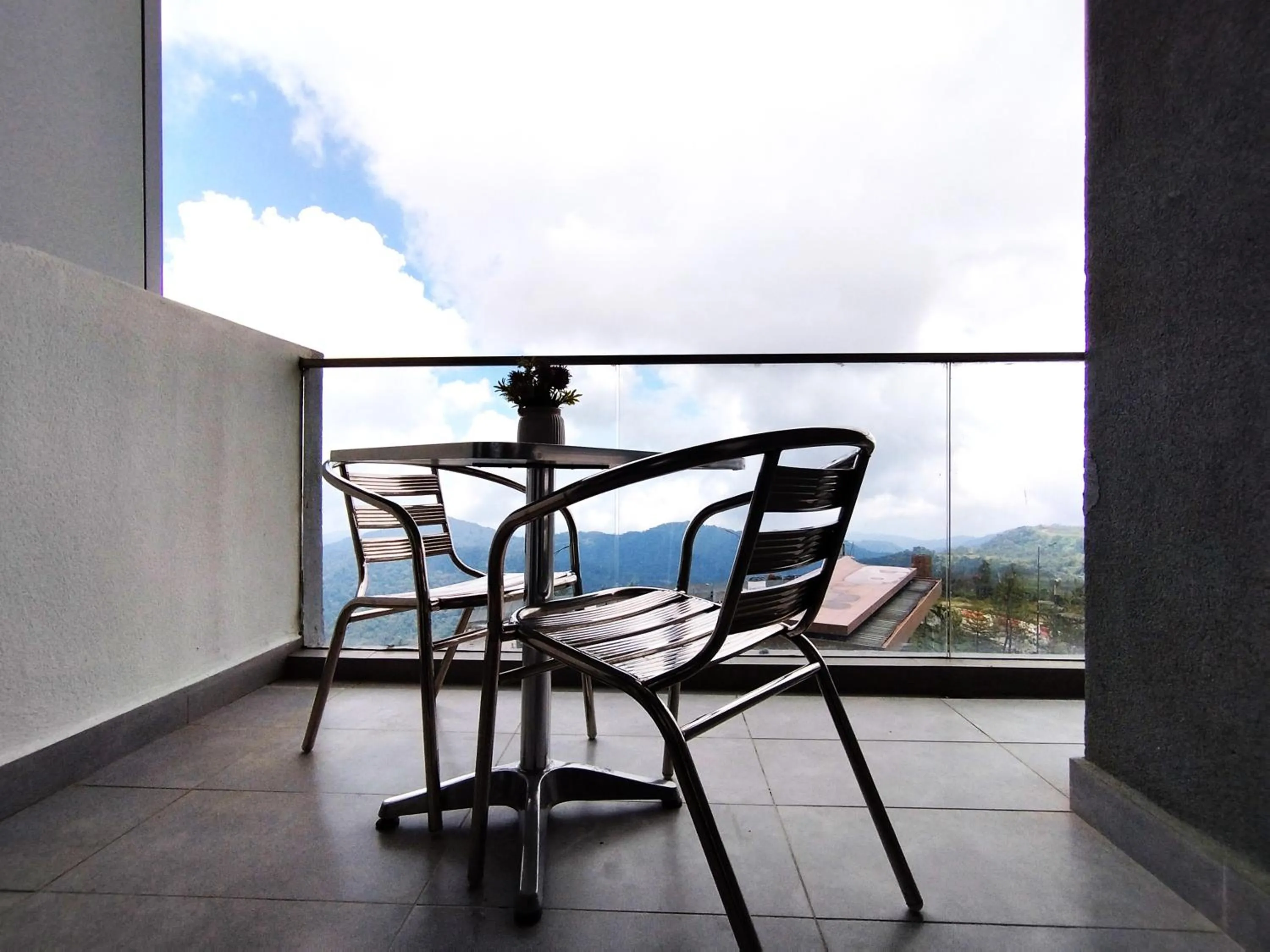 Balcony/Terrace in GENTING FoggyCold StayCation AT Ion Delemen By HAPYHOME