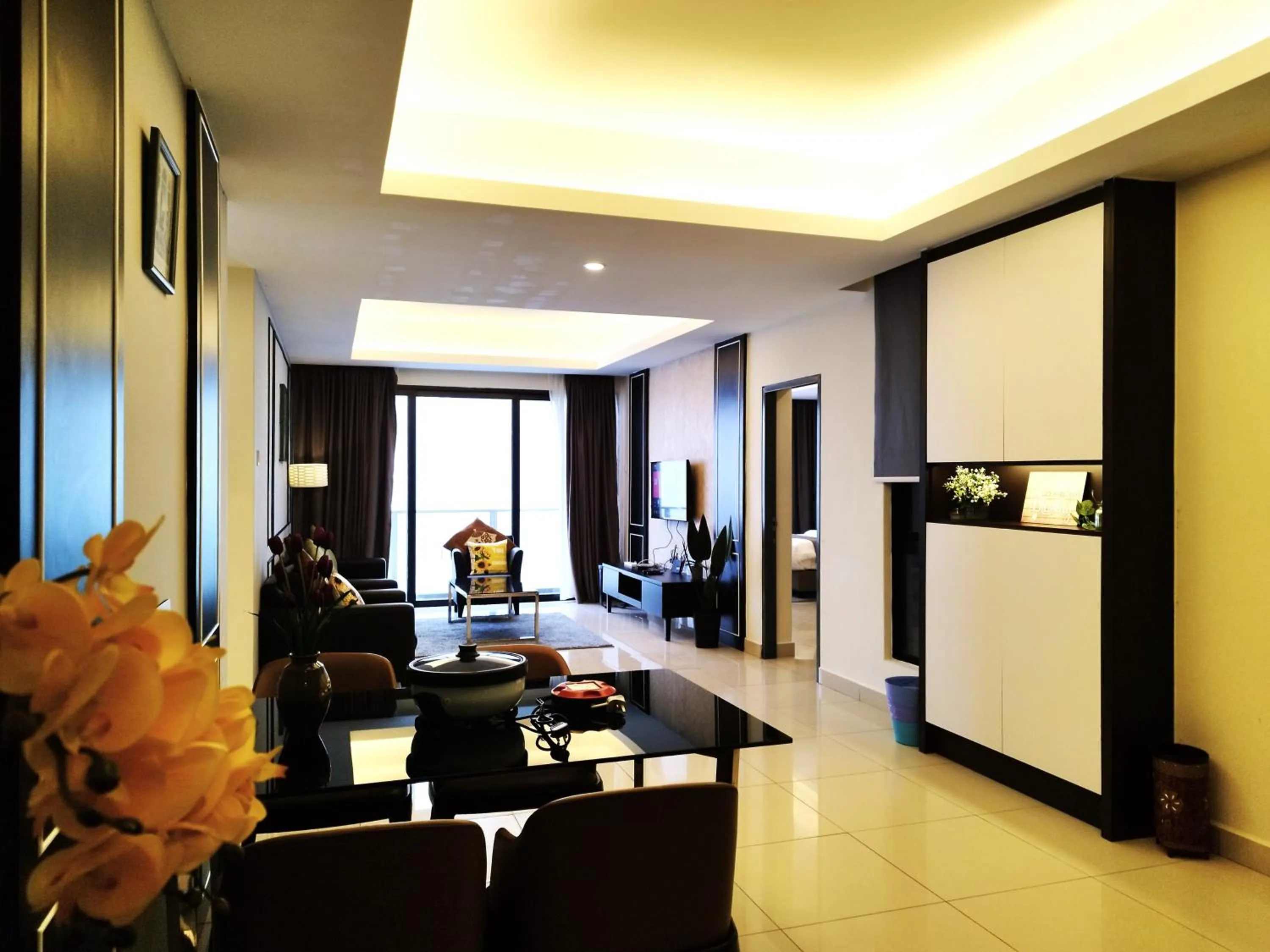 Living room in GENTING FoggyCold StayCation AT Ion Delemen By HAPYHOME