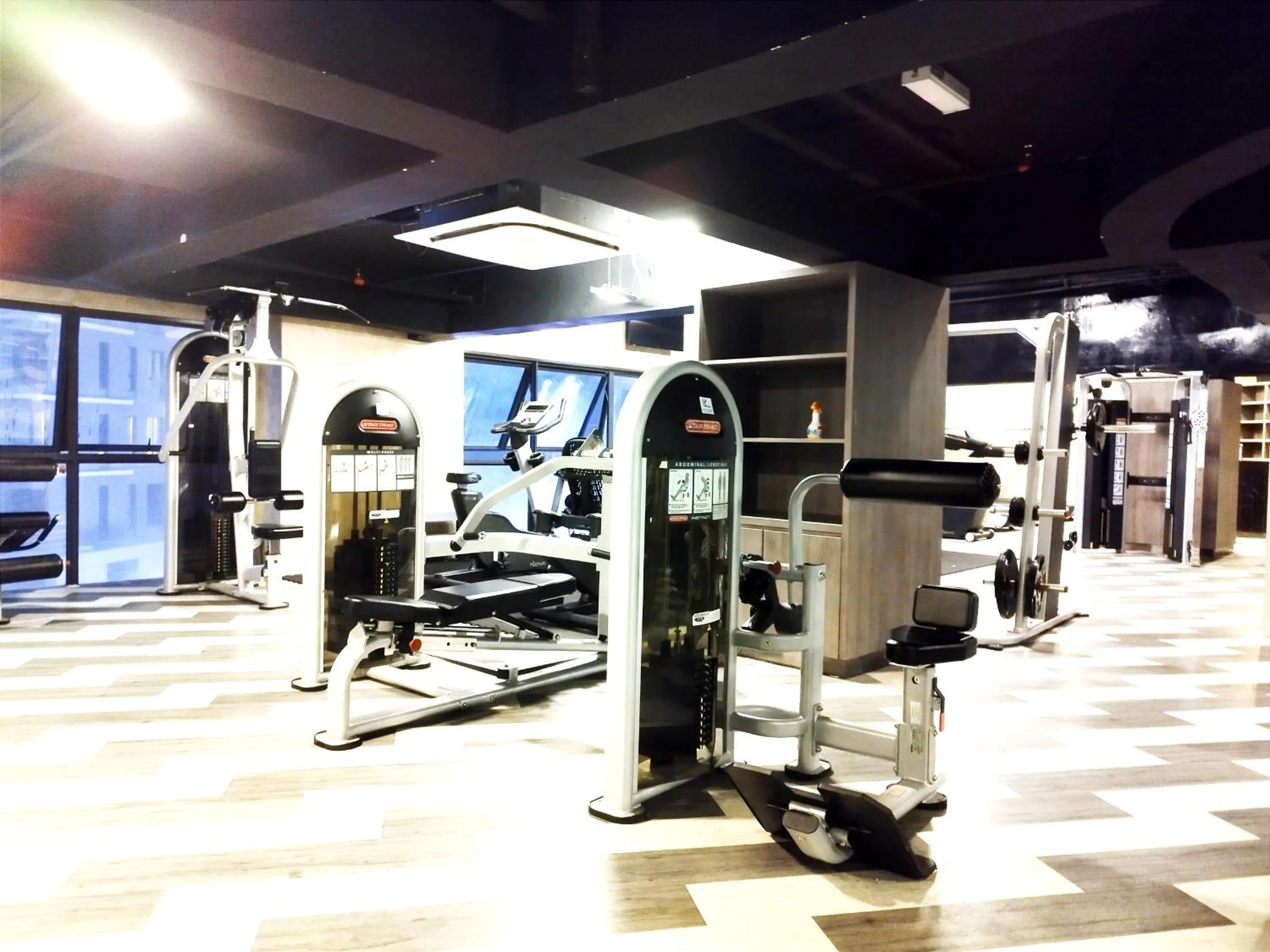 Fitness centre/facilities in GENTING FoggyCold StayCation AT Ion Delemen By HAPYHOME