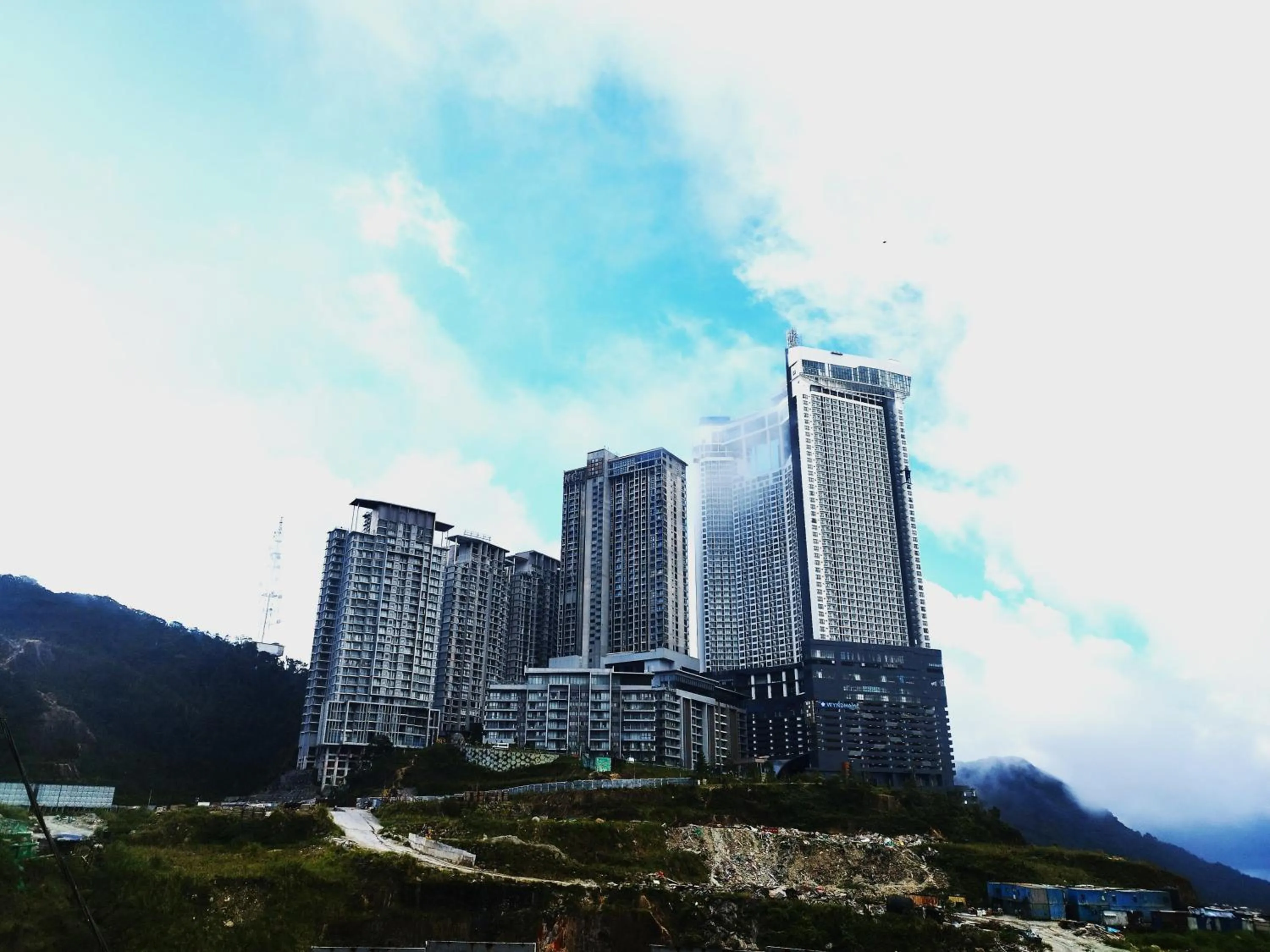 Property building in GENTING FoggyCold StayCation AT Ion Delemen By HAPYHOME