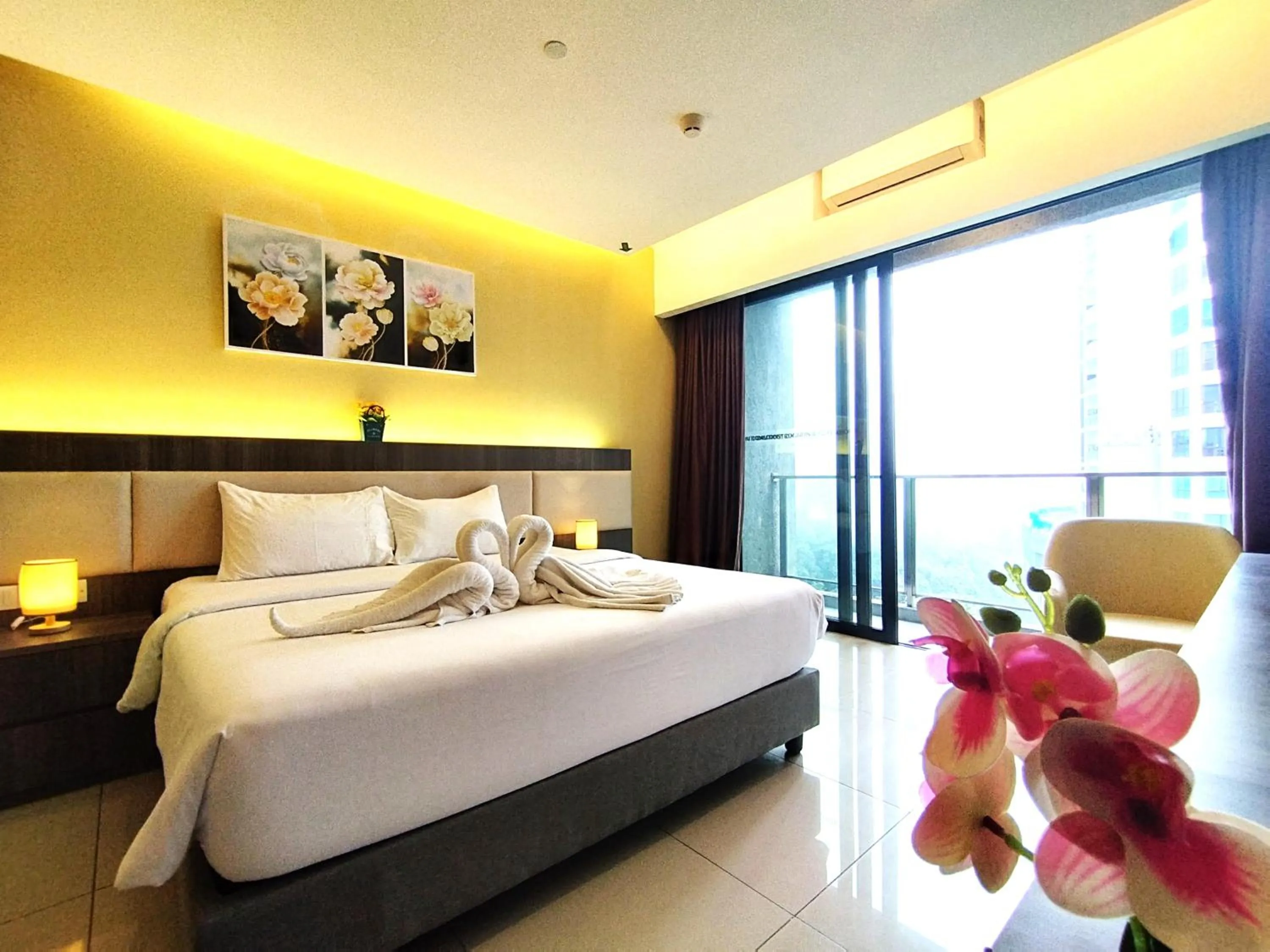 Bedroom, Bed in GENTING FoggyCold StayCation AT Ion Delemen By HAPYHOME