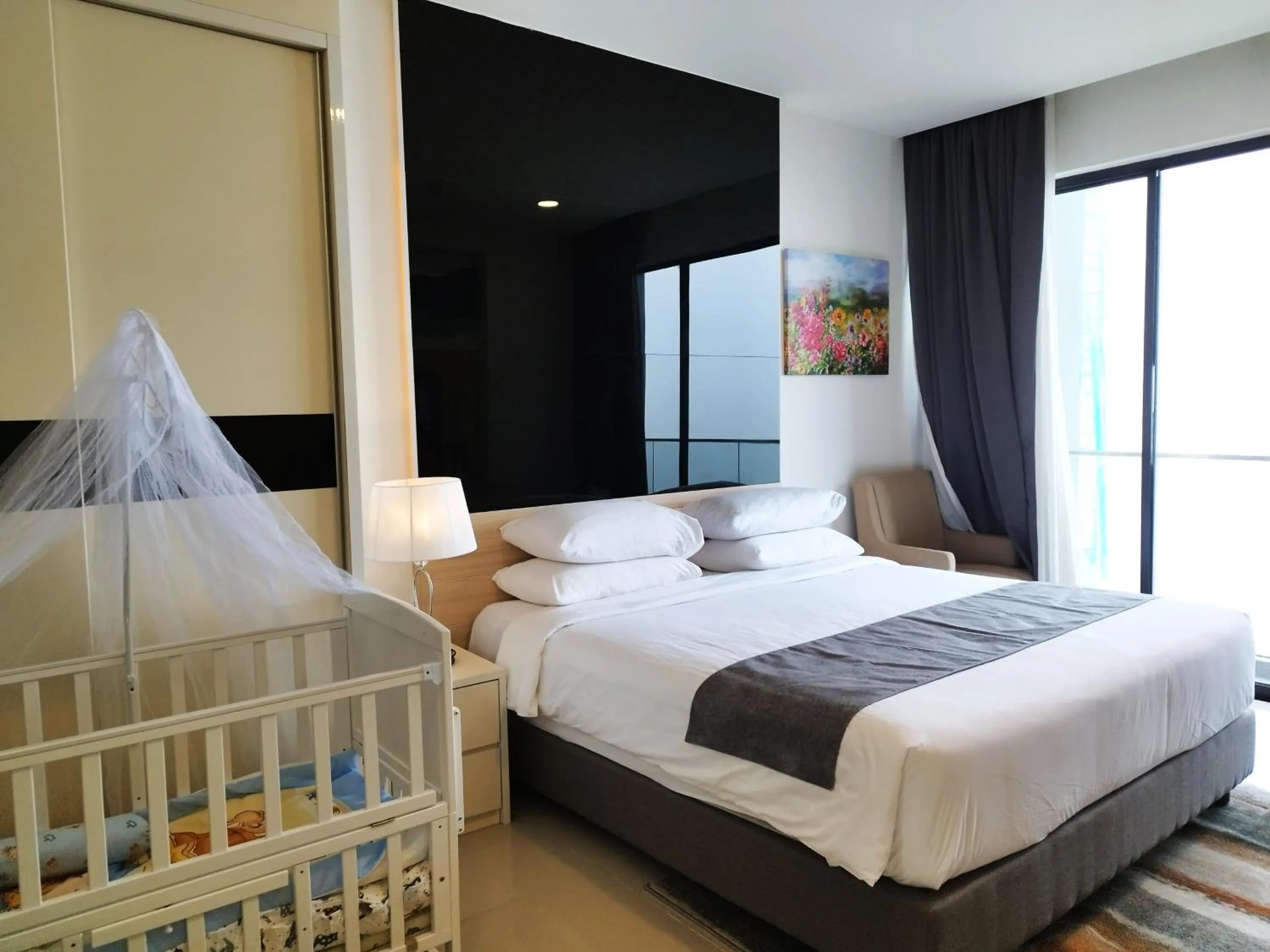 Bedroom, Bed in GENTING FoggyCold StayCation AT Ion Delemen By HAPYHOME