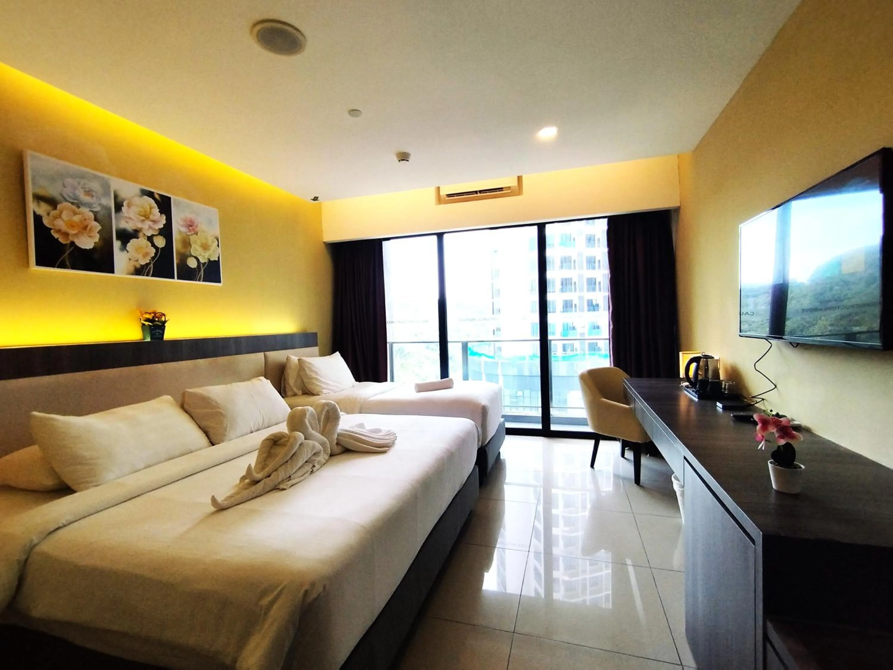 Bedroom, Bed in GENTING FoggyCold StayCation AT Ion Delemen By HAPYHOME