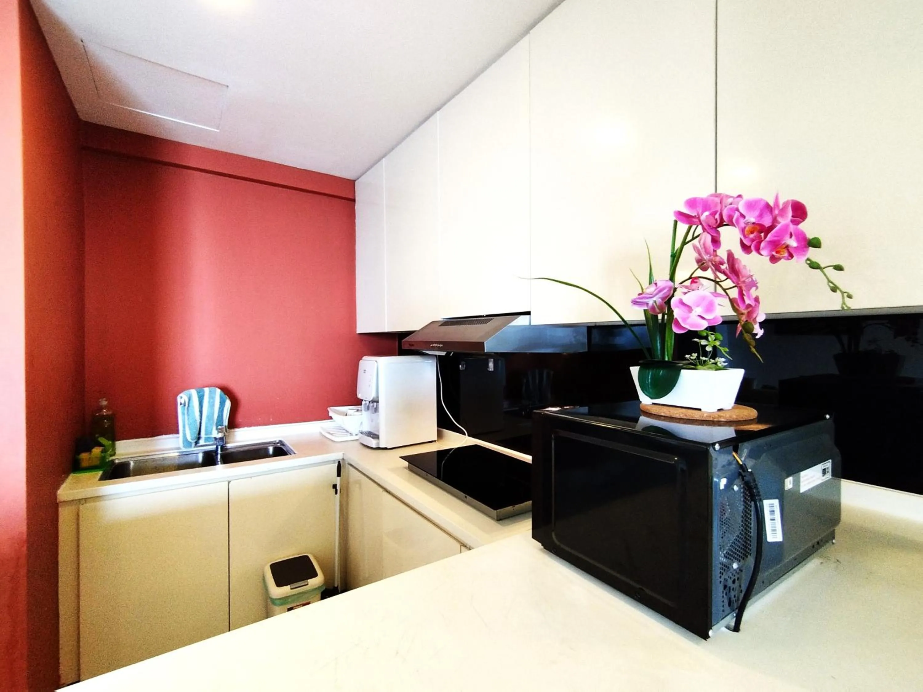 Kitchen or kitchenette in GENTING FoggyCold StayCation AT Ion Delemen By HAPYHOME