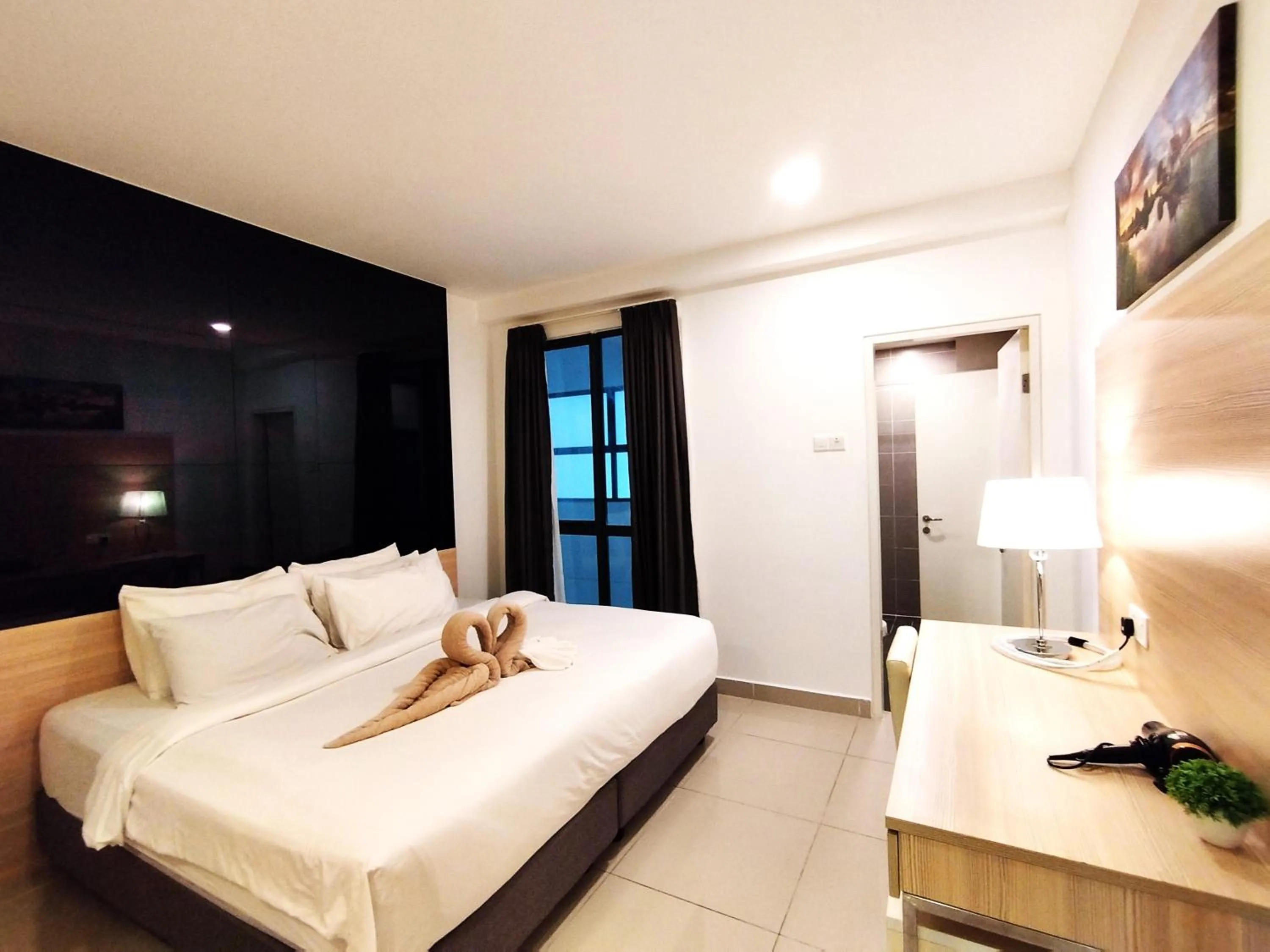 Bedroom, Bed in GENTING FoggyCold StayCation AT Ion Delemen By HAPYHOME