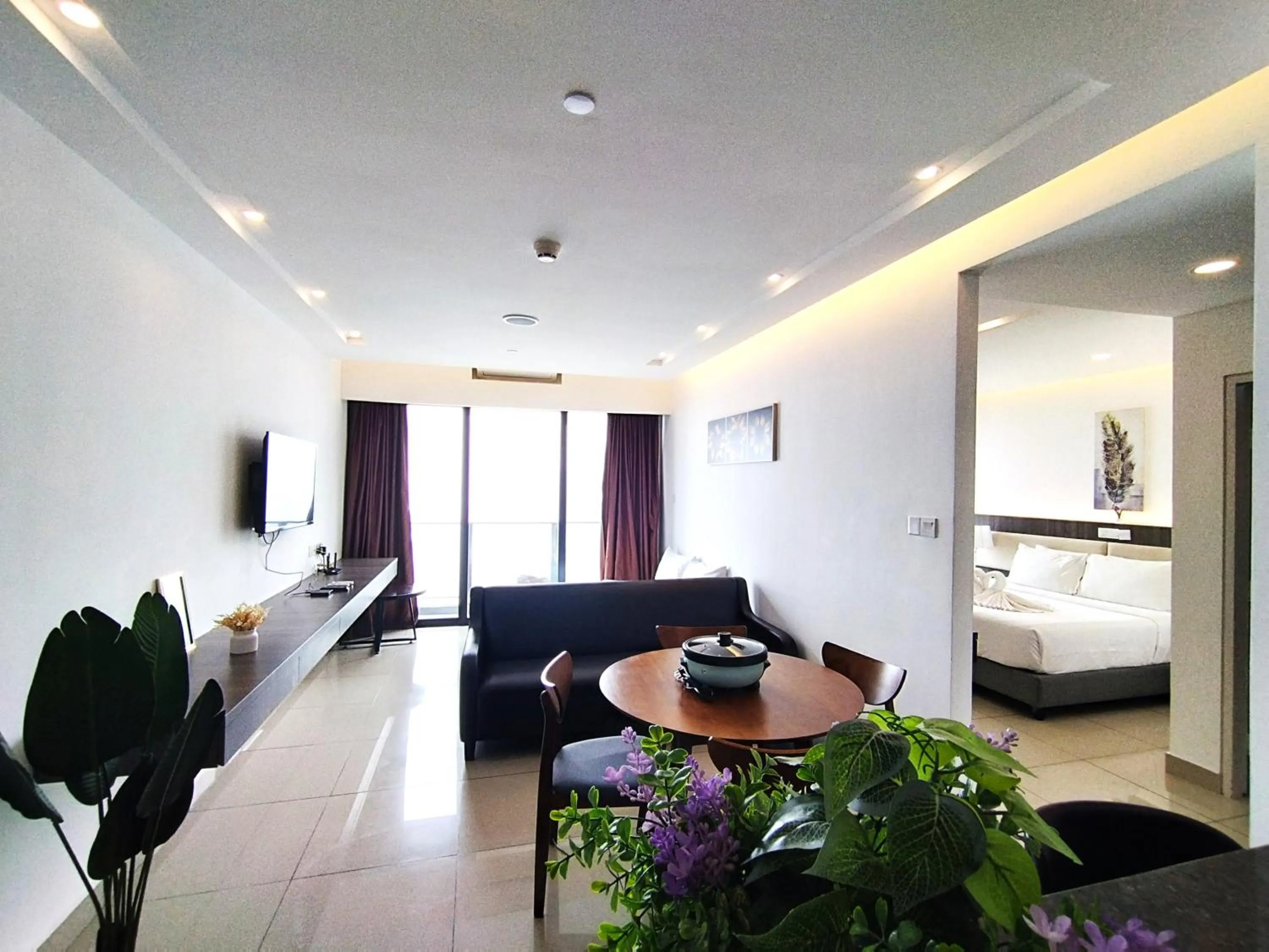 Living room in GENTING FoggyCold StayCation AT Ion Delemen By HAPYHOME