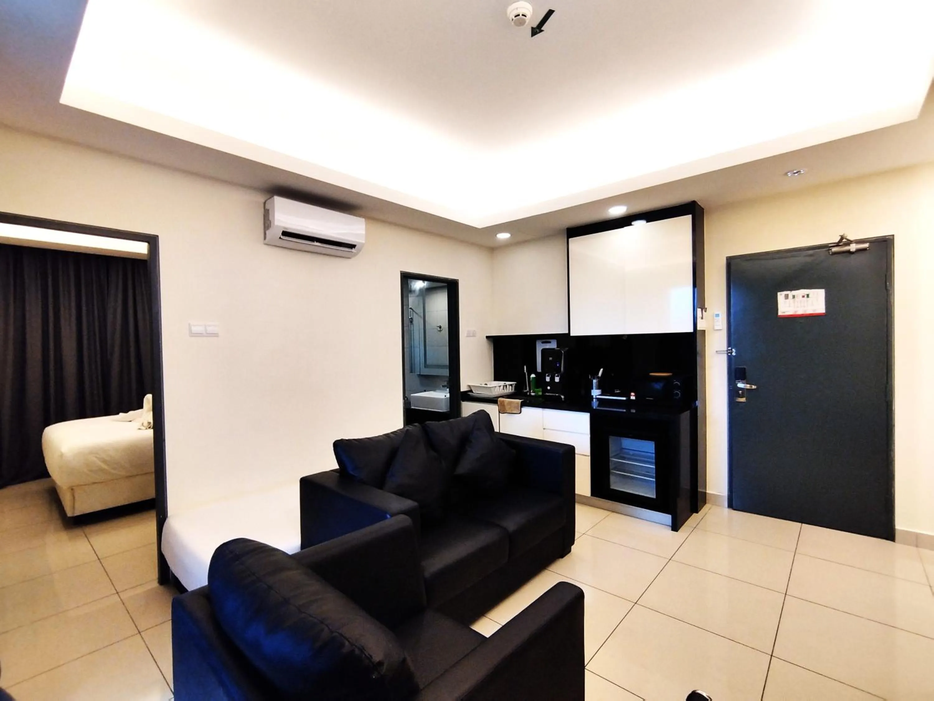 Living room in GENTING FoggyCold StayCation AT Ion Delemen By HAPYHOME