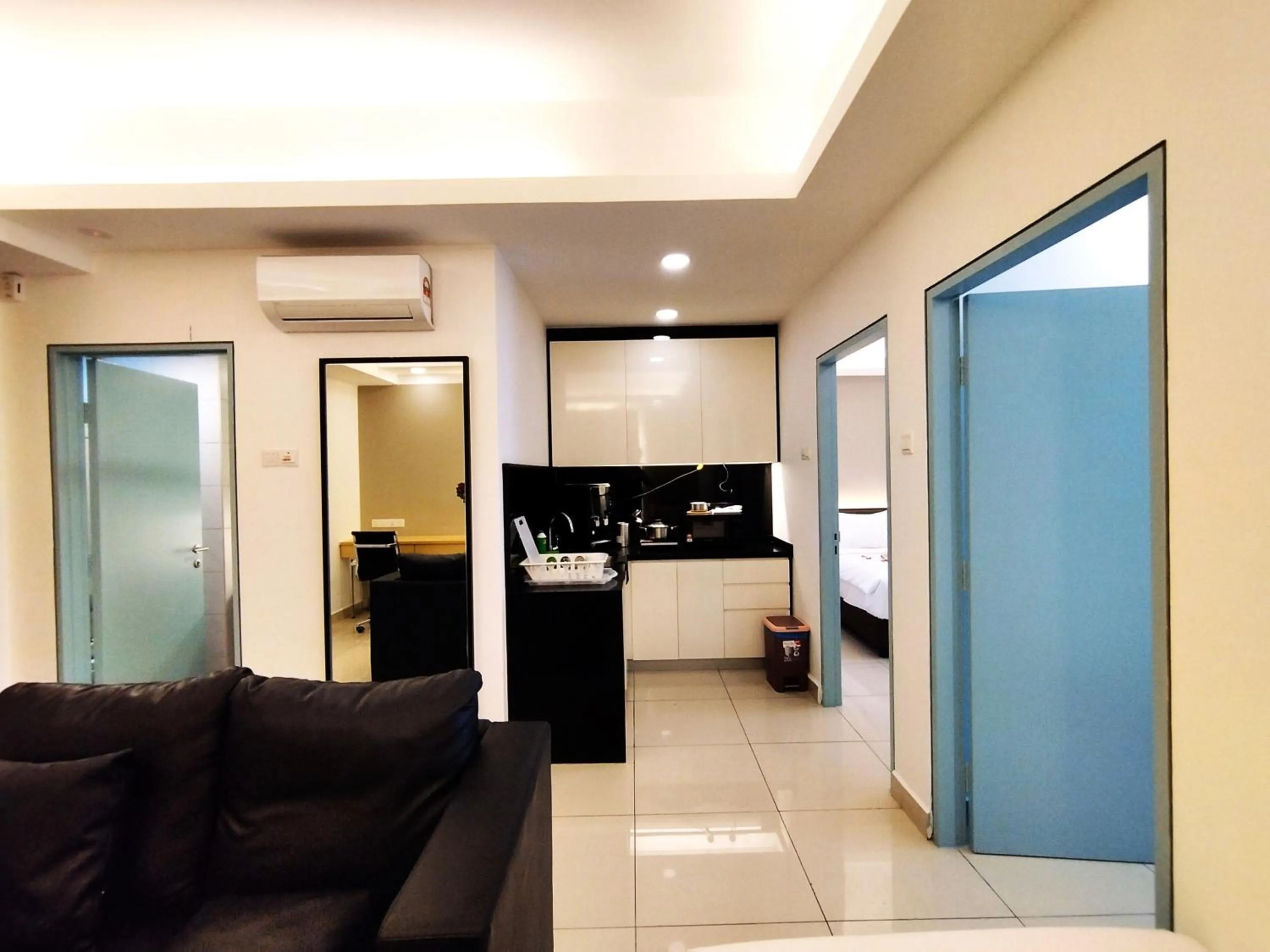 Living room in GENTING FoggyCold StayCation AT Ion Delemen By HAPYHOME