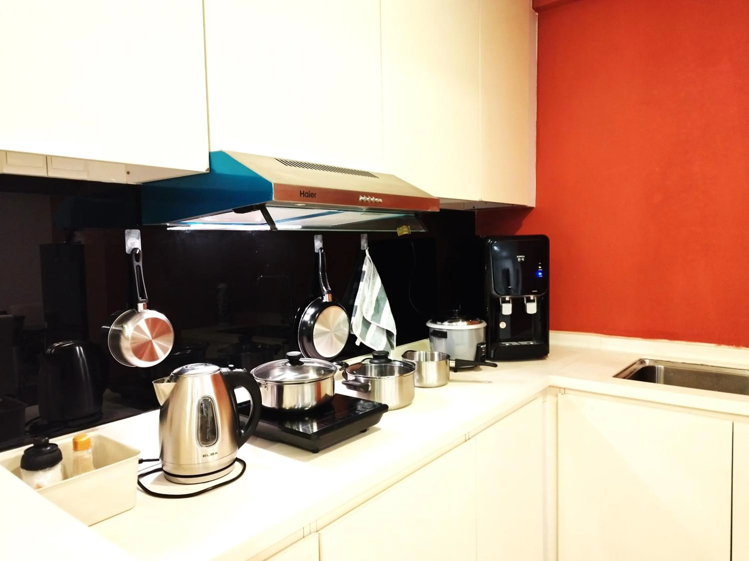 Kitchen or kitchenette in GENTING FoggyCold StayCation AT Ion Delemen By HAPYHOME