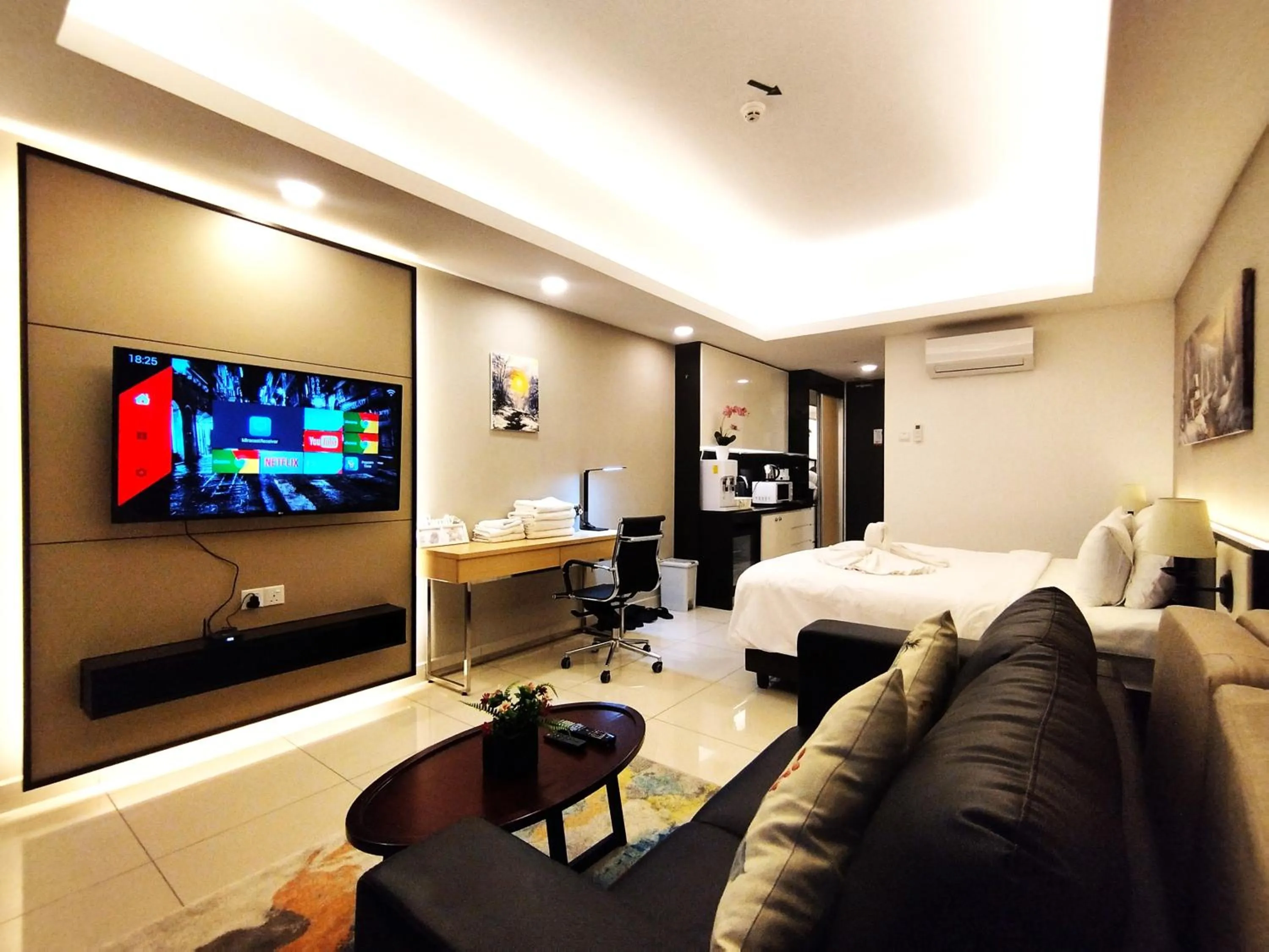 Bedroom, Bed in GENTING FoggyCold StayCation AT Ion Delemen By HAPYHOME