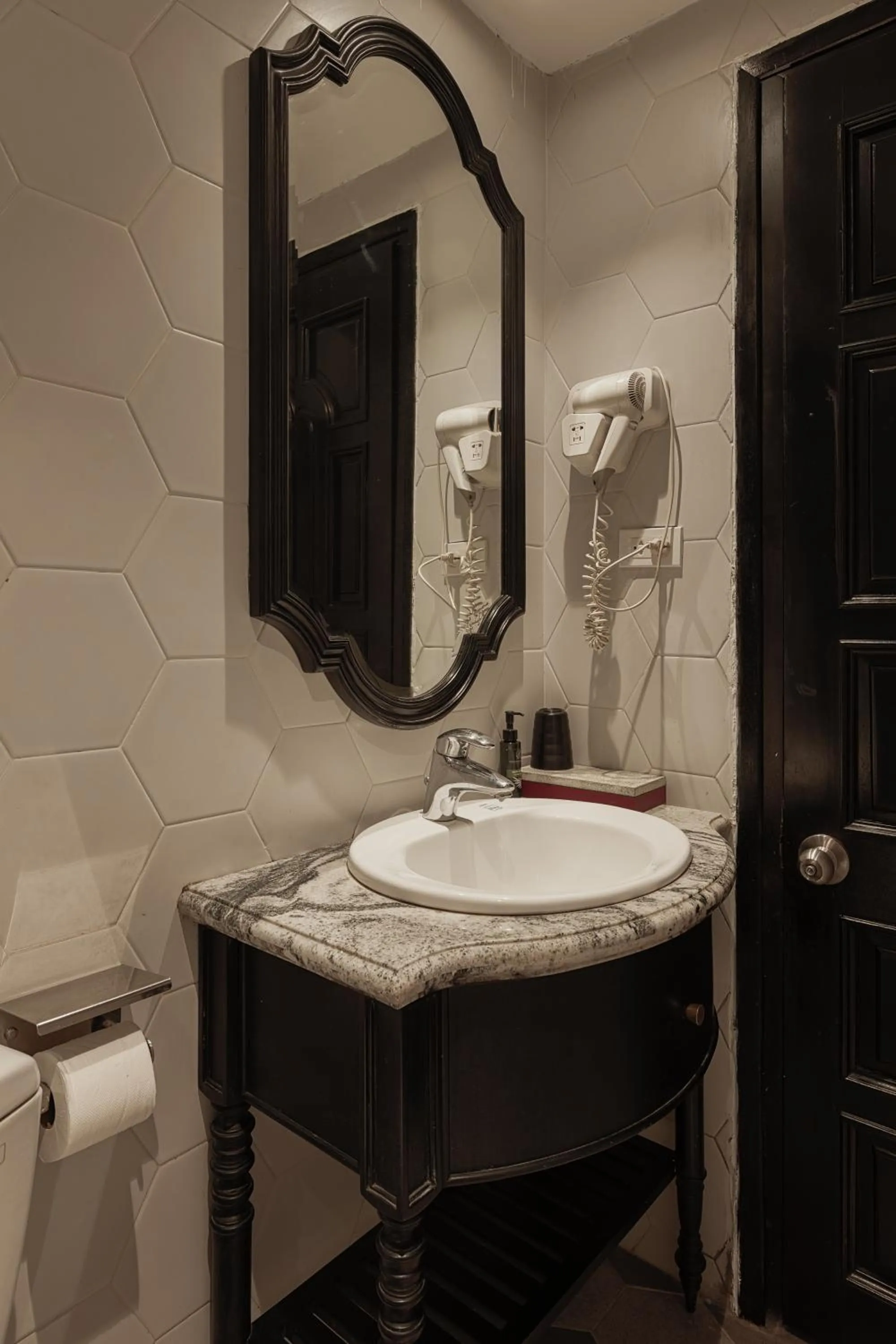 Hanoi Graceful Hotel and Travel