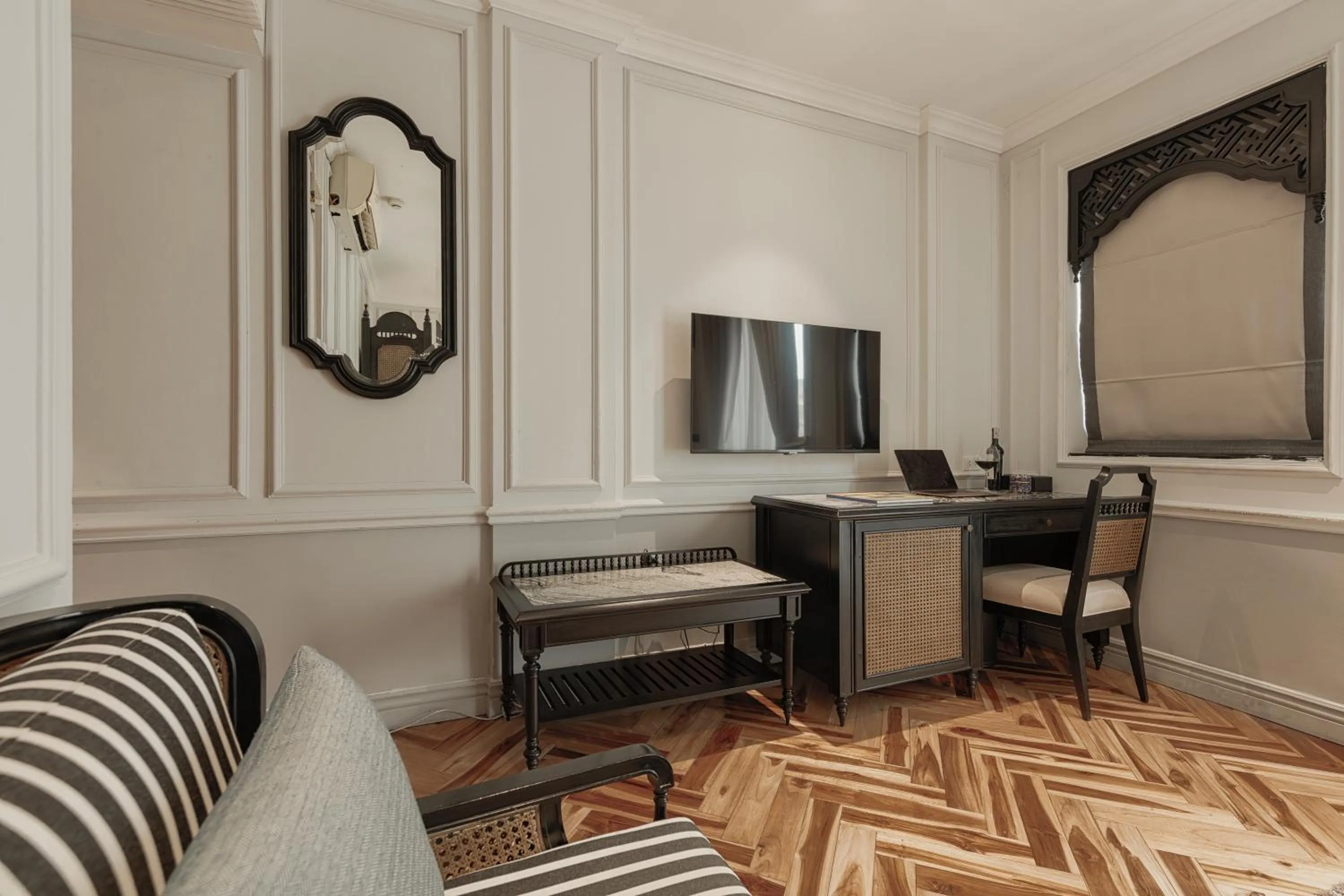 Hanoi Graceful Hotel and Travel