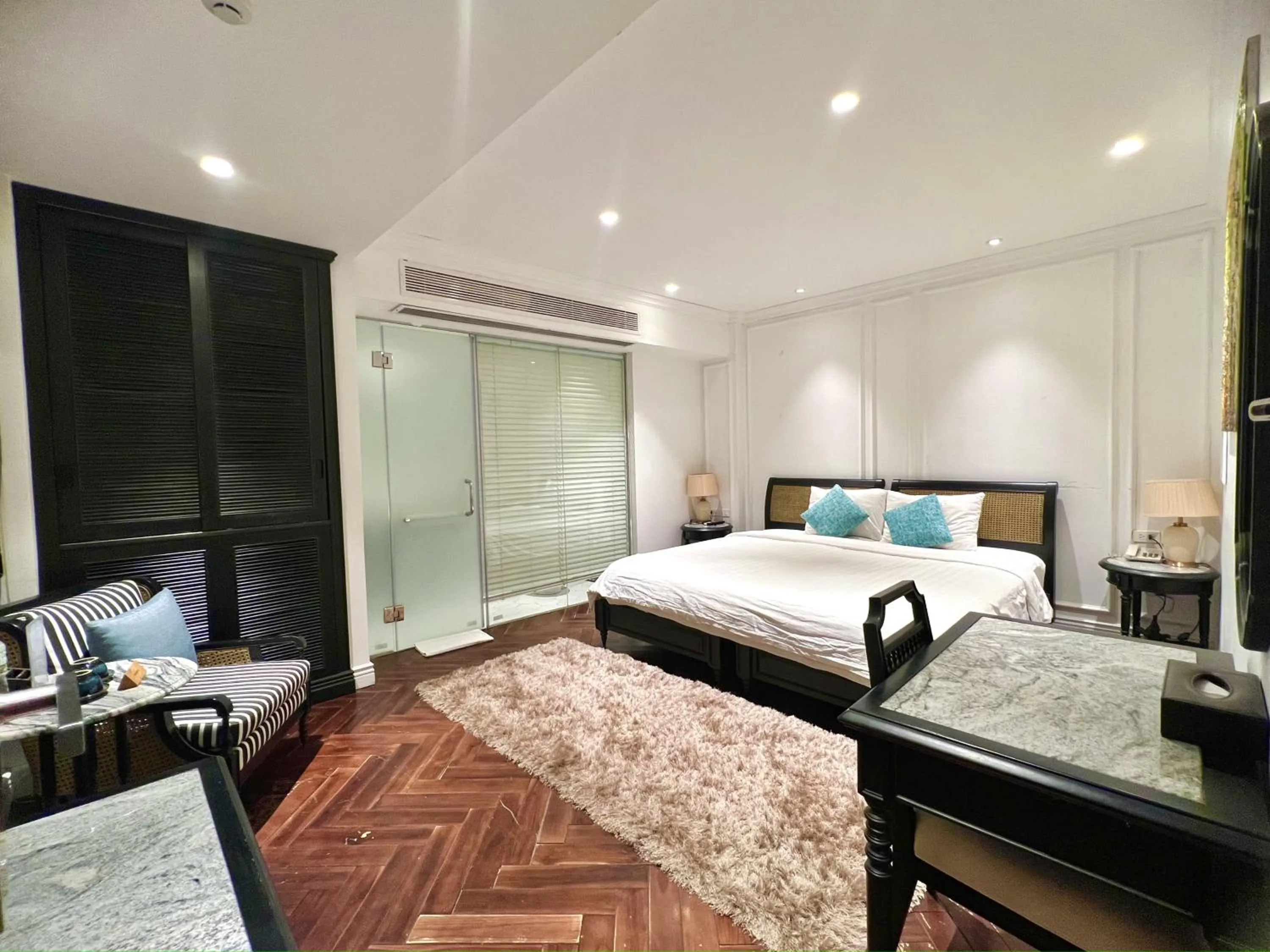 Photo of the whole room, Bed in Hanoi Graceful Hotel and Travel