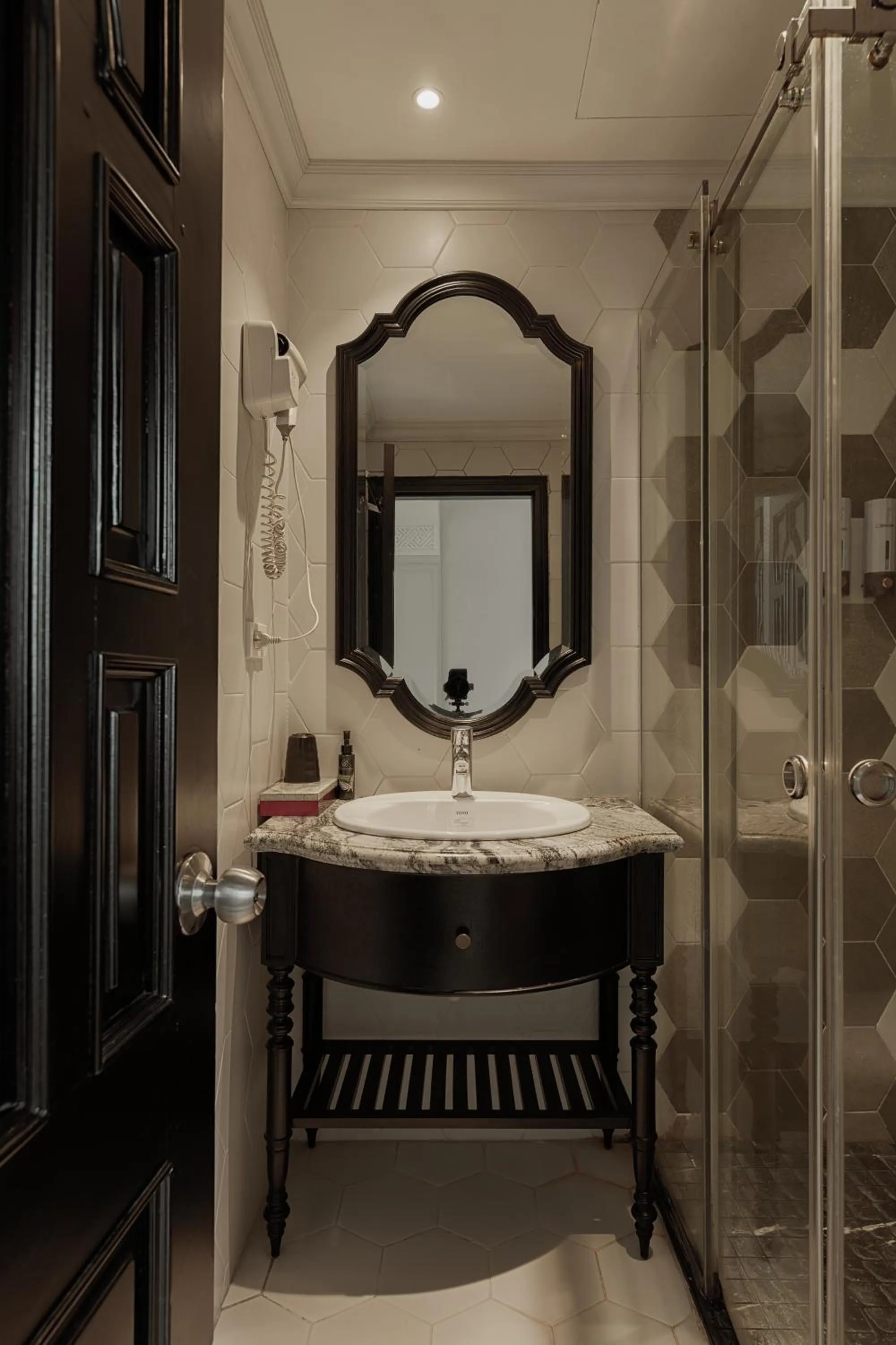 Hanoi Graceful Hotel and Travel