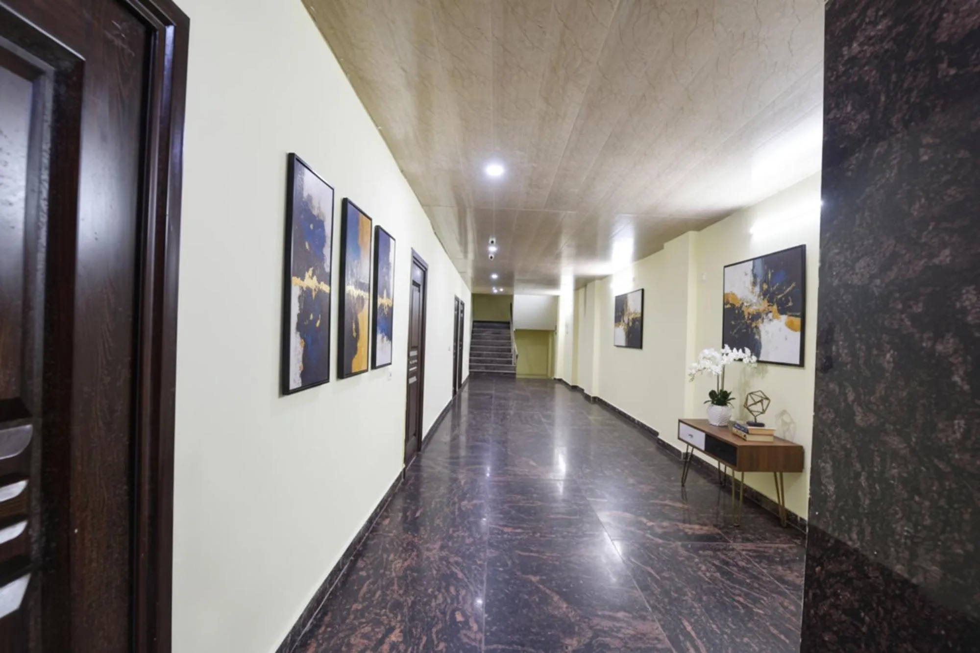 Lobby or reception in FabHotel Royal Reena Residency