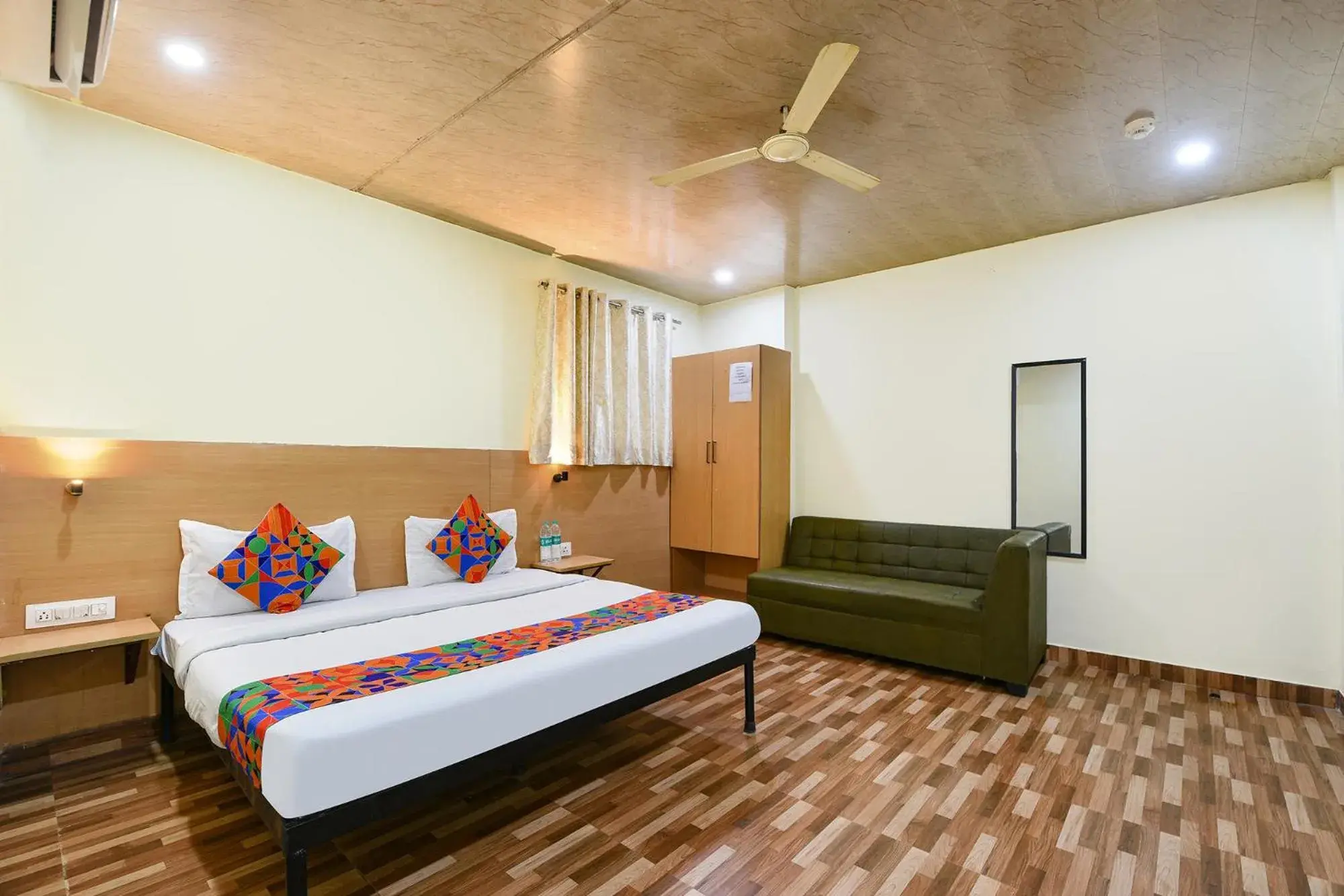 Superior Double Room - single occupancy in FabHotel Royal Reena Residency Superior Double Room - single occupancy in FabHotel Royal Reena Residency