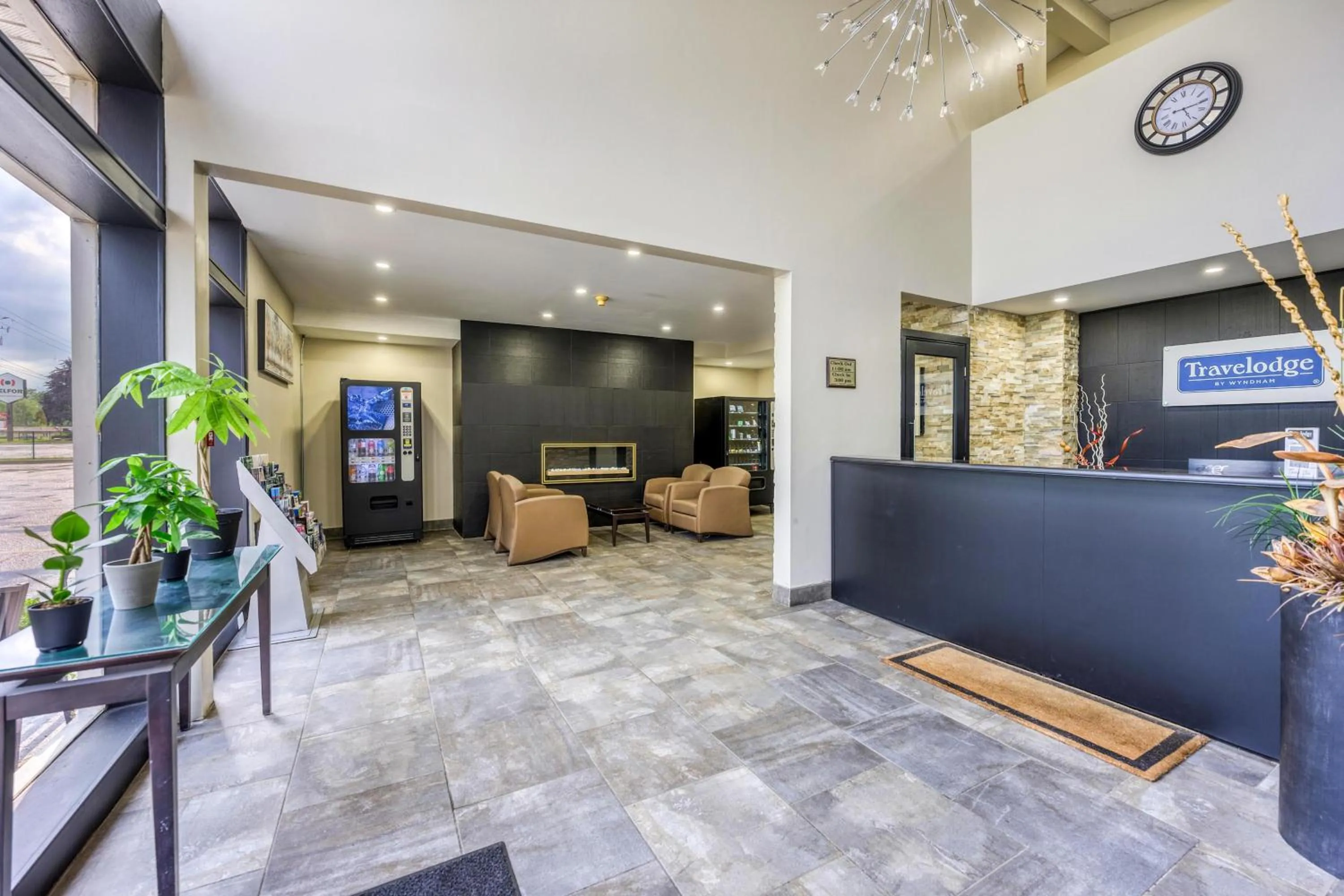 Lobby or reception in Travelodge by Wyndham Sarnia