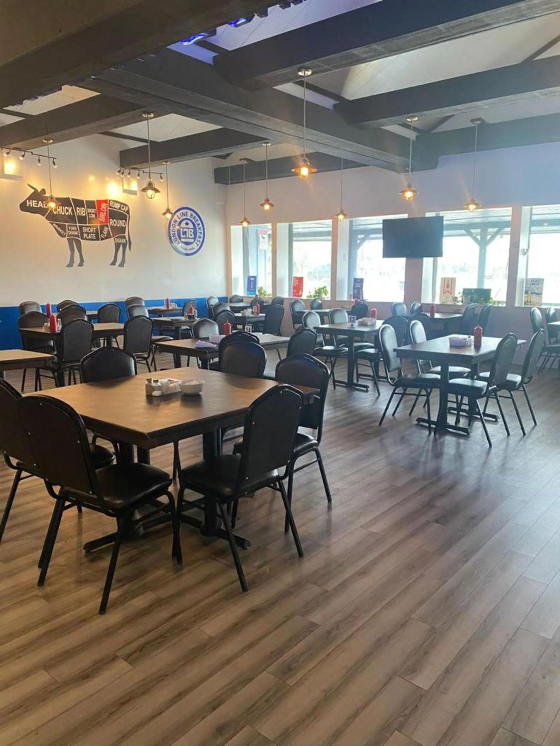 Restaurant/places to eat in Travelodge by Wyndham Sarnia