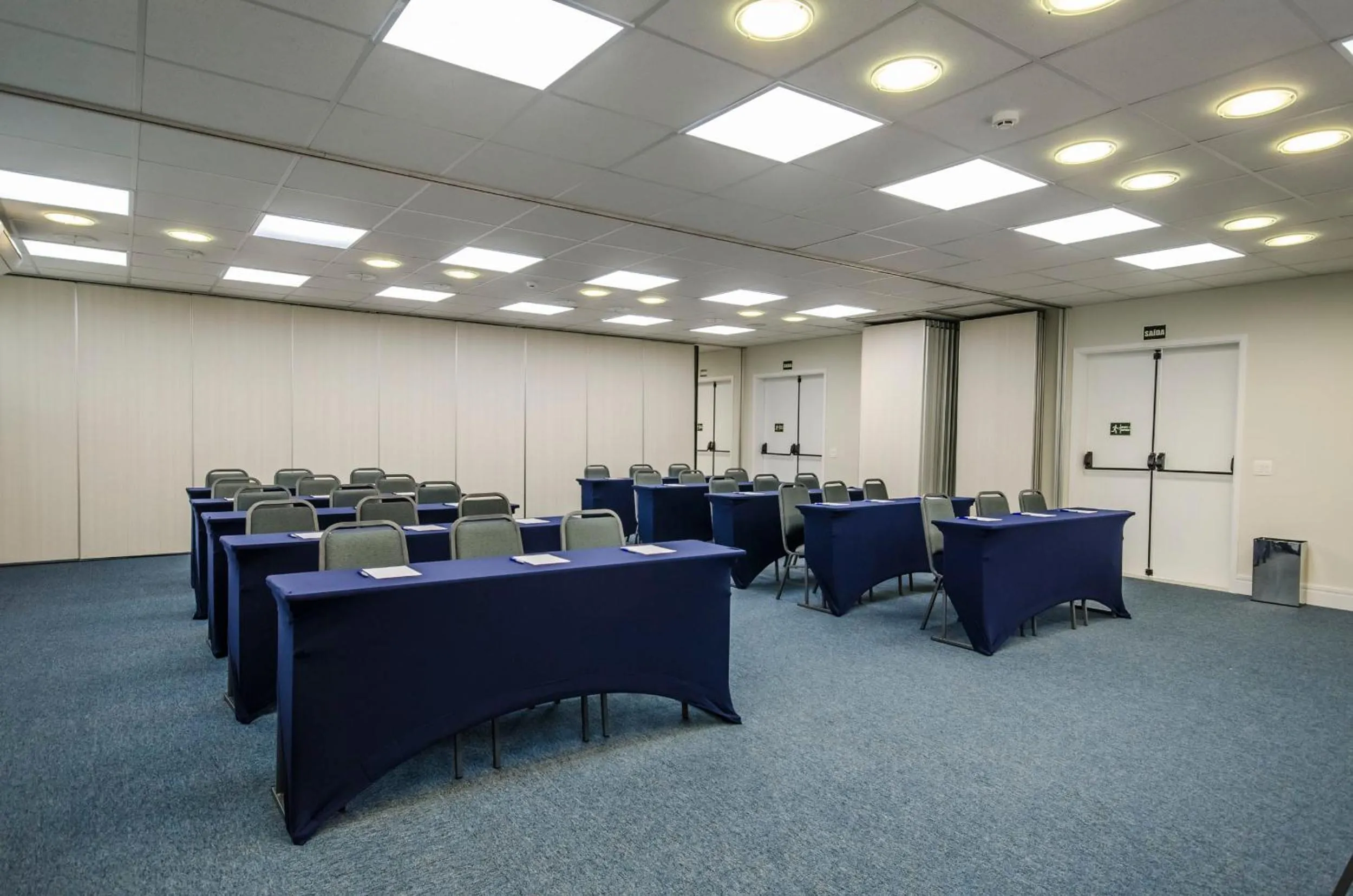 Business facilities in Doral Guarujá