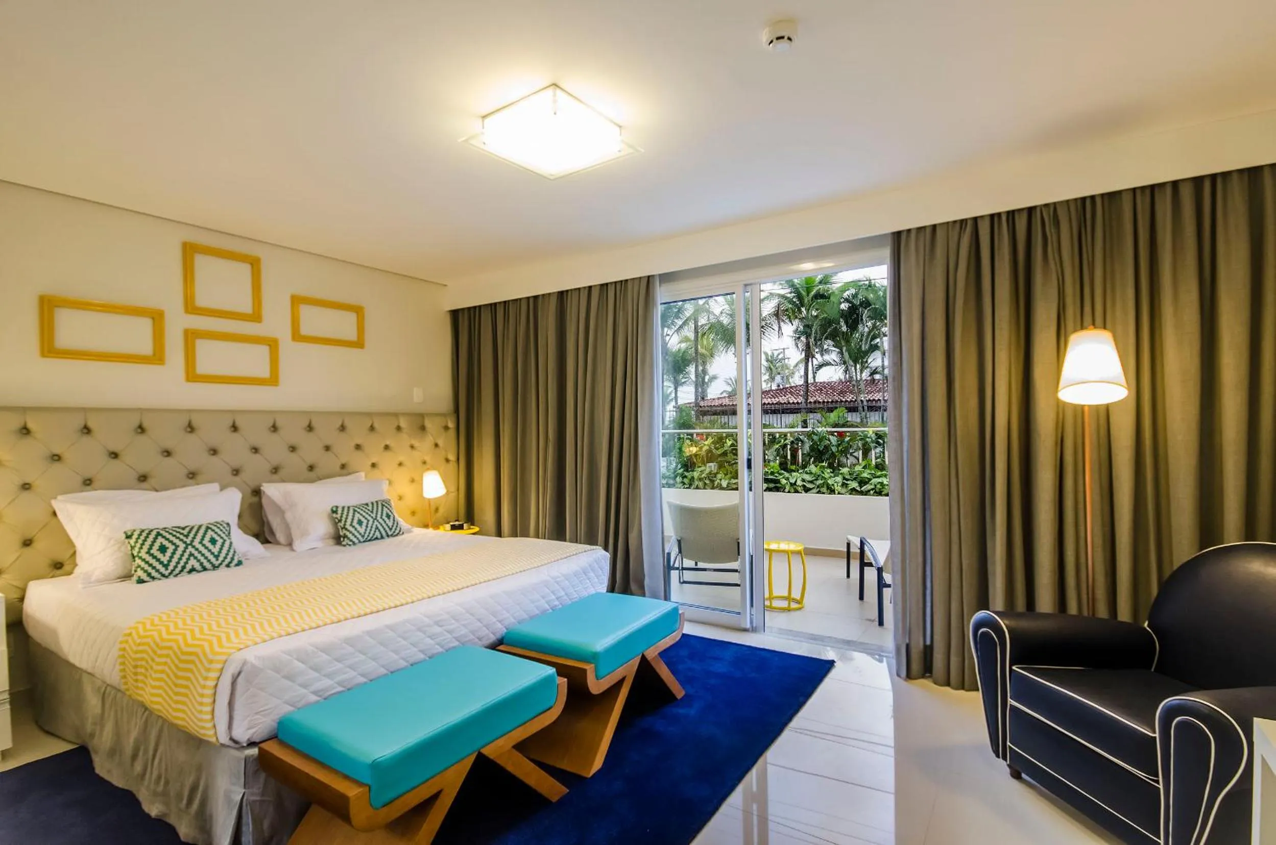 Photo of the whole room, Bed in Doral Guarujá