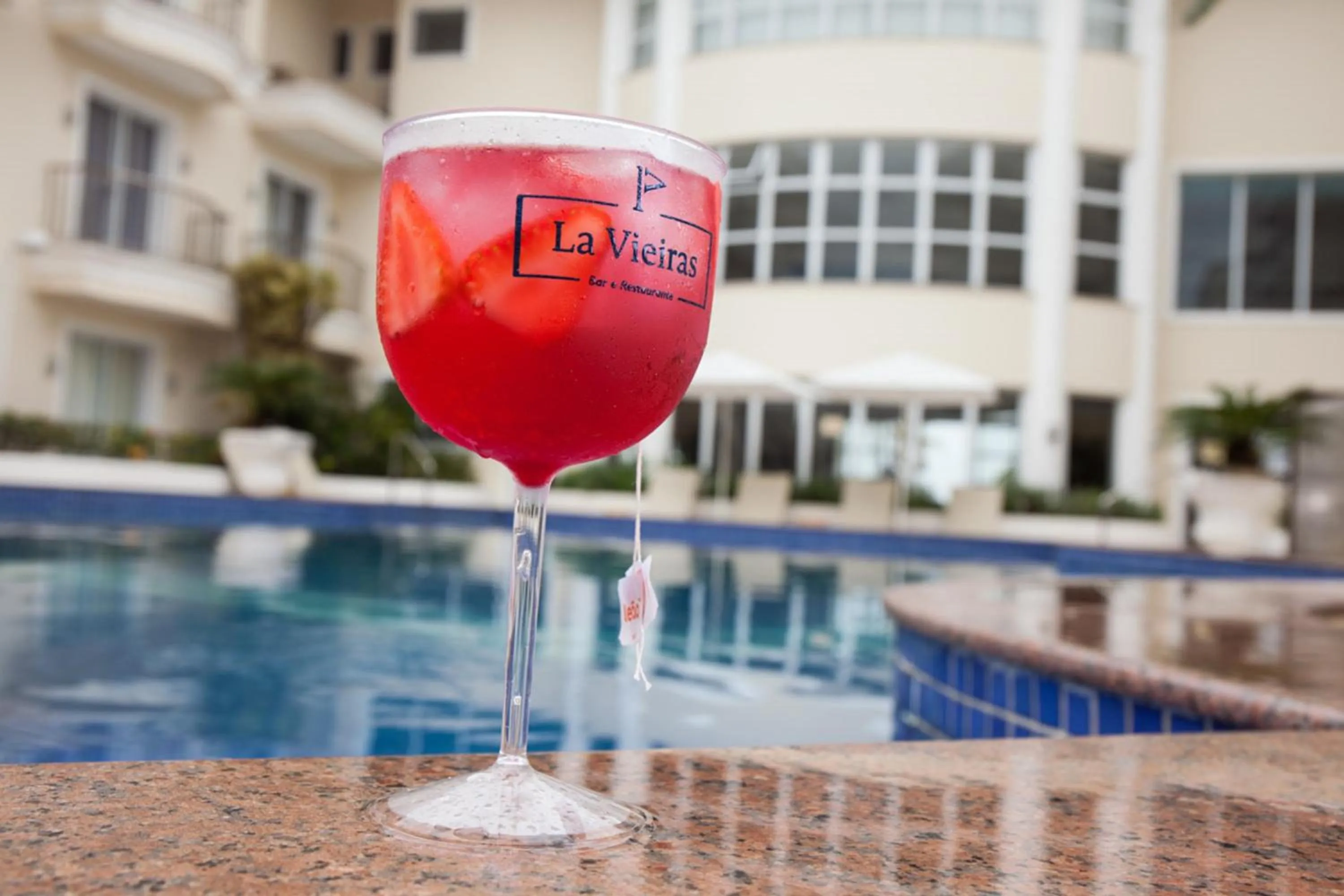 Swimming pool in Doral Guarujá