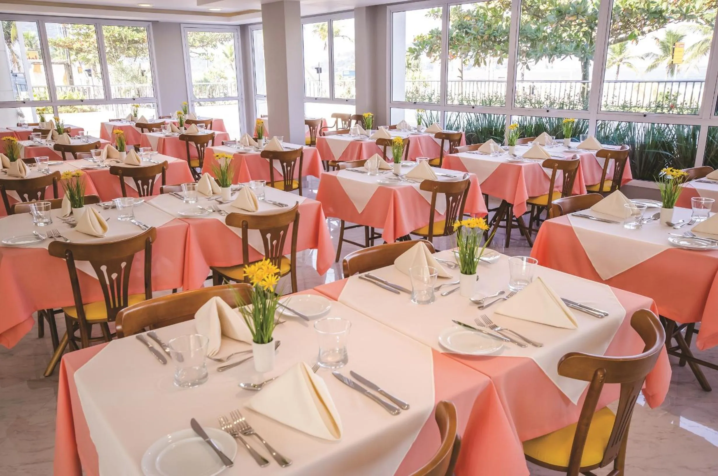 Restaurant/places to eat in Doral Guarujá