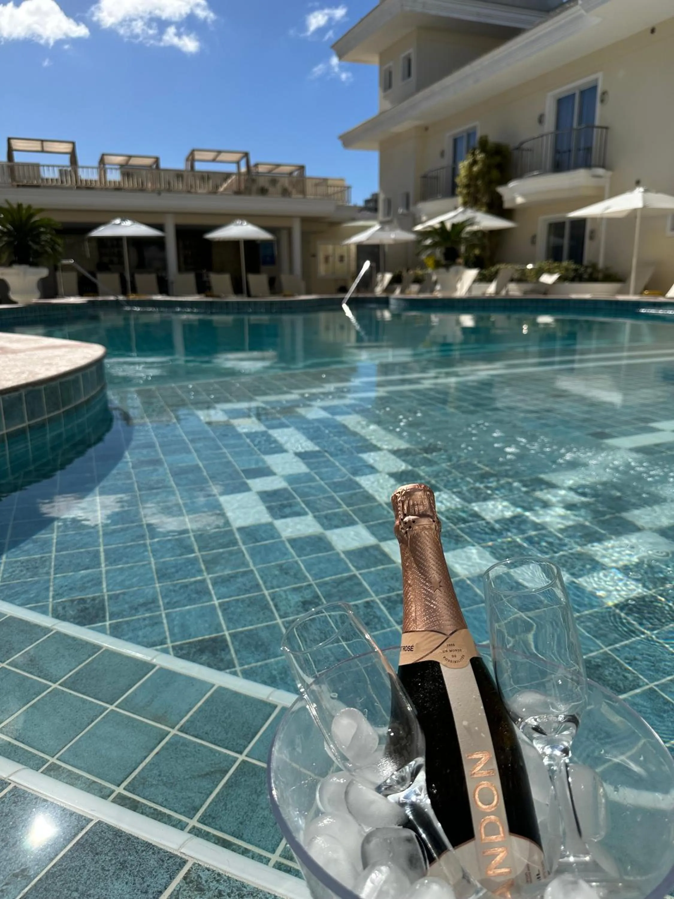 Swimming pool in Doral Guarujá