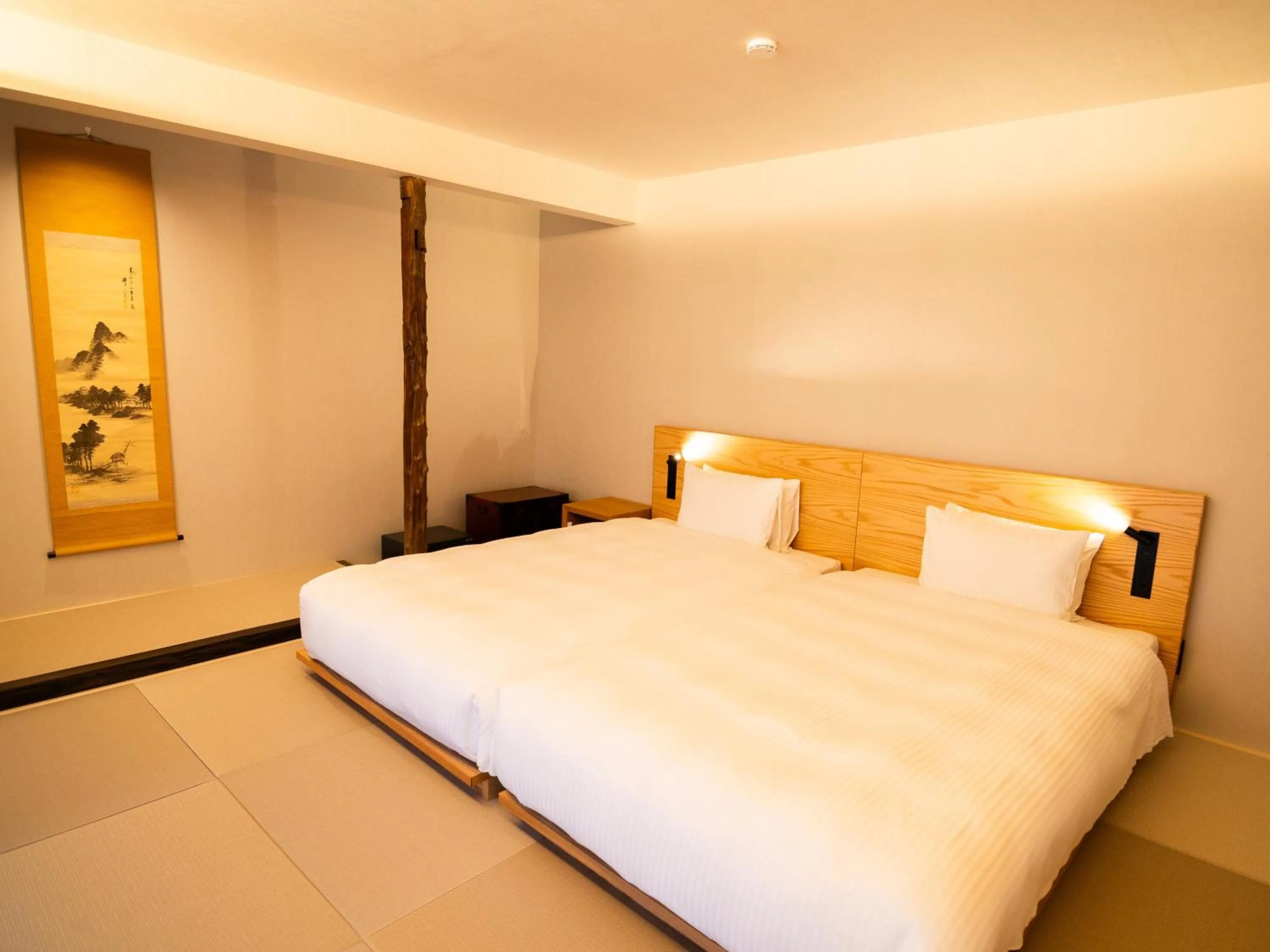 Bedroom, Bed in Auberge Homachi Mikuniminato