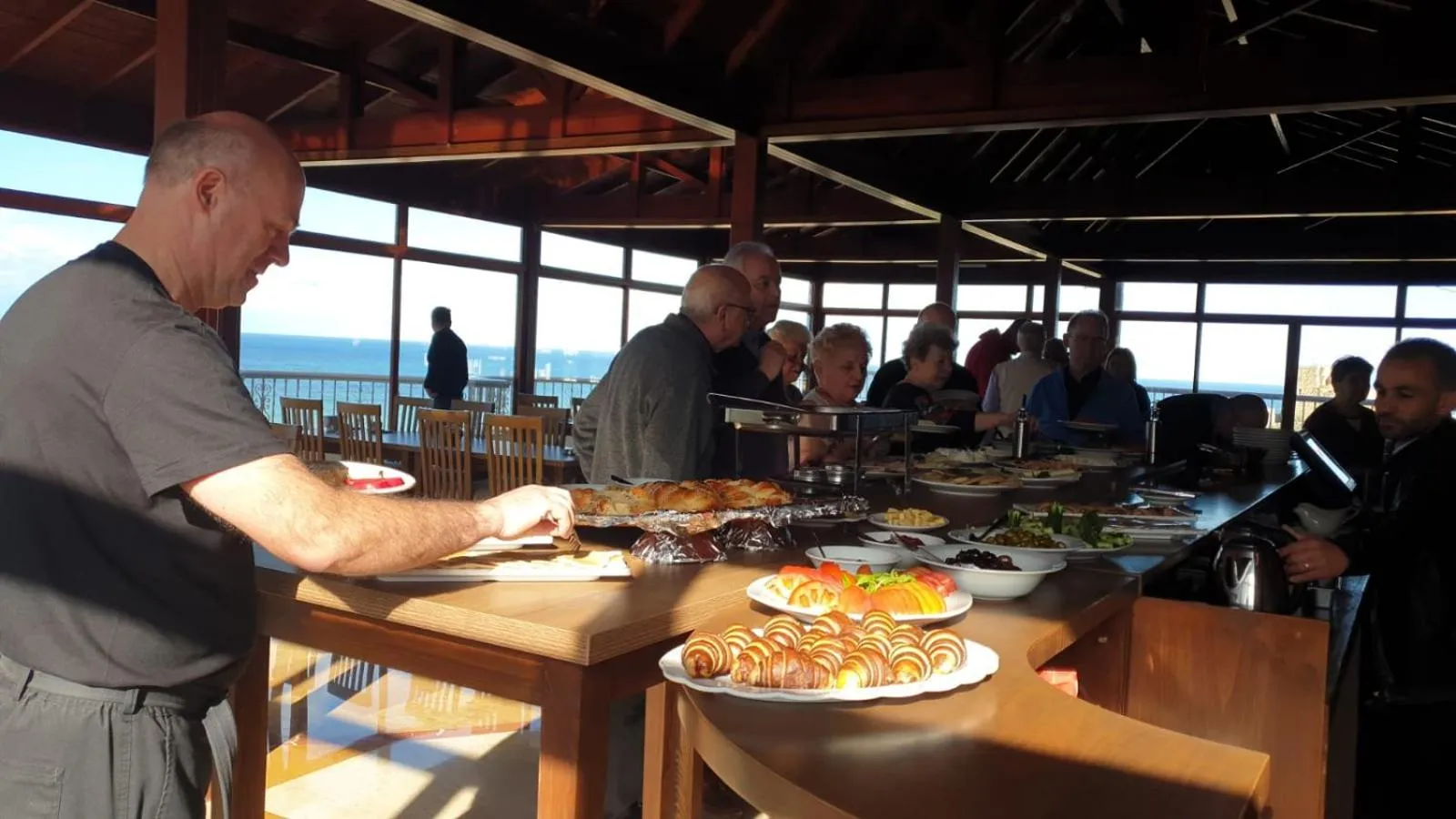 Restaurant/places to eat in Sands Hotel