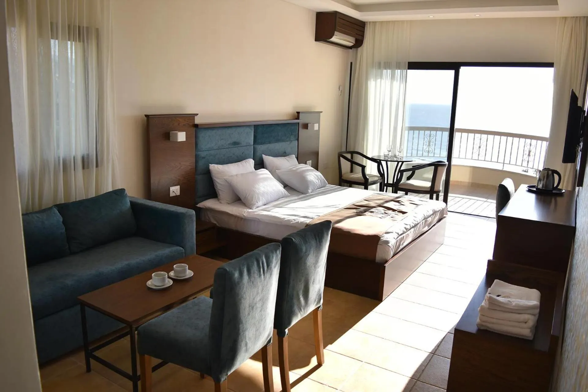 Photo of the whole room in Sands Hotel