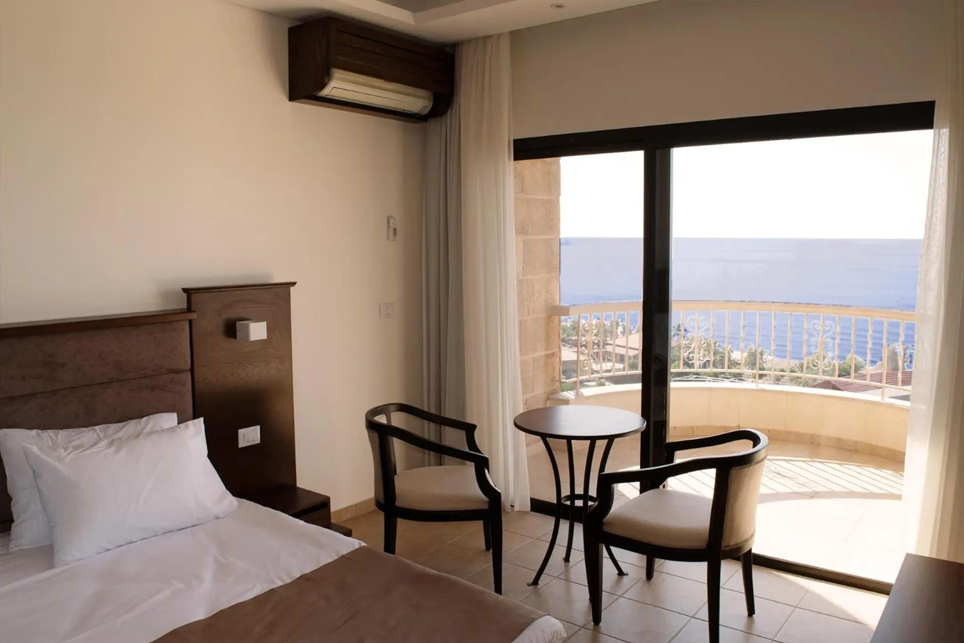 Balcony/Terrace, Bed in Sands Hotel