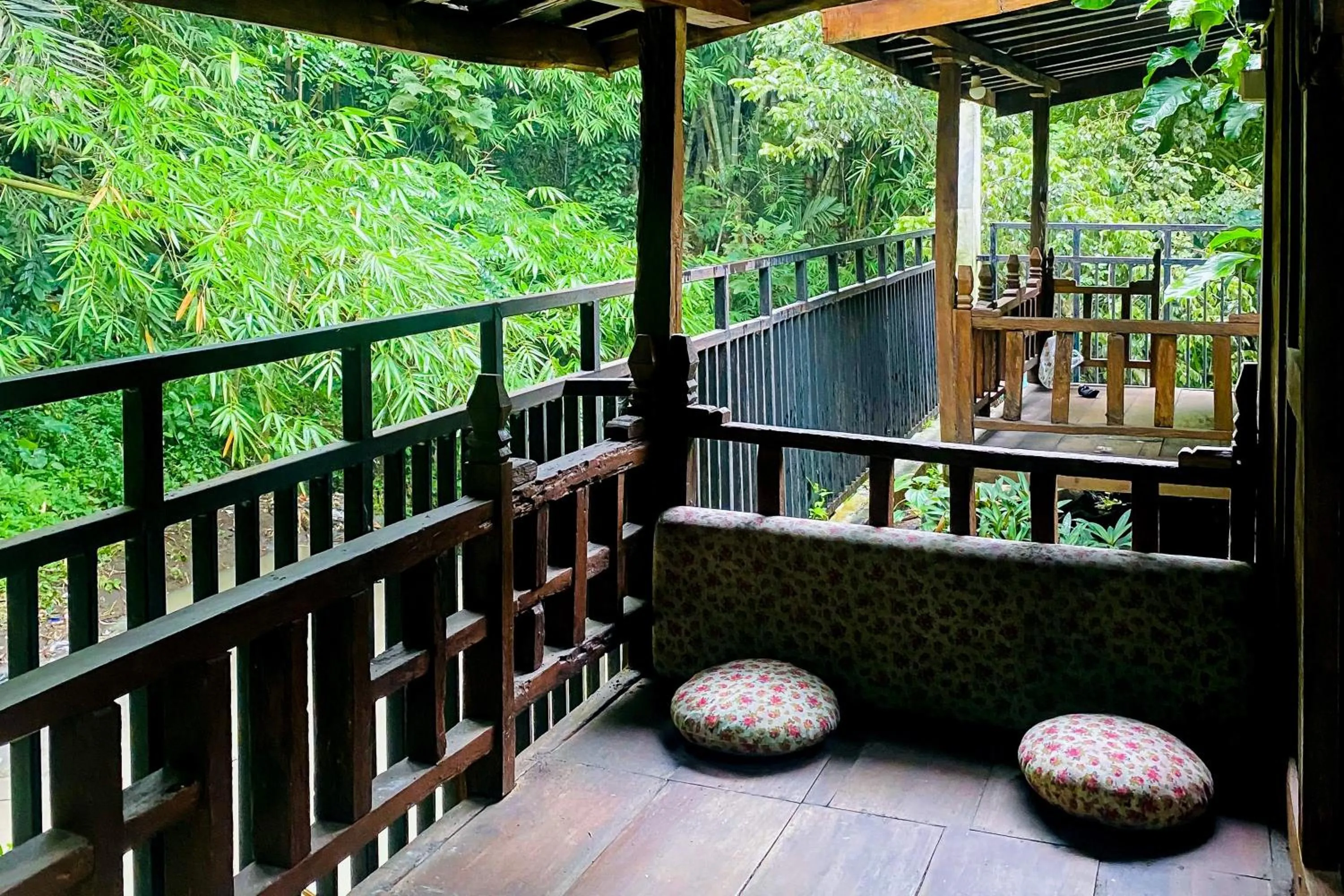 Balcony/Terrace in Lembah Mbalong Resort Mitra RedDoorz Near Exit Tol Singosari