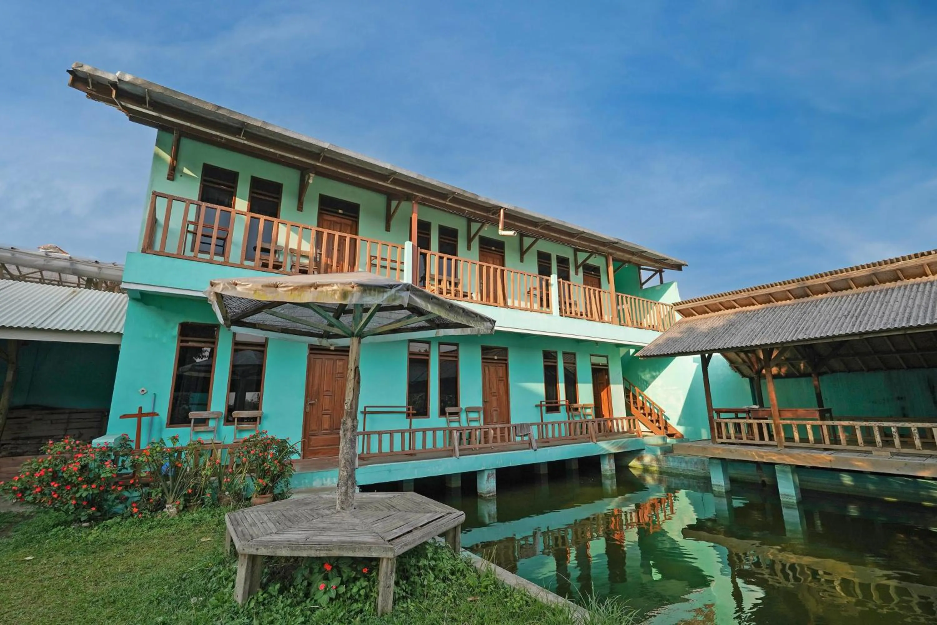 Facade/entrance in OYO 93248 Villa Syariah Astuti Lestari