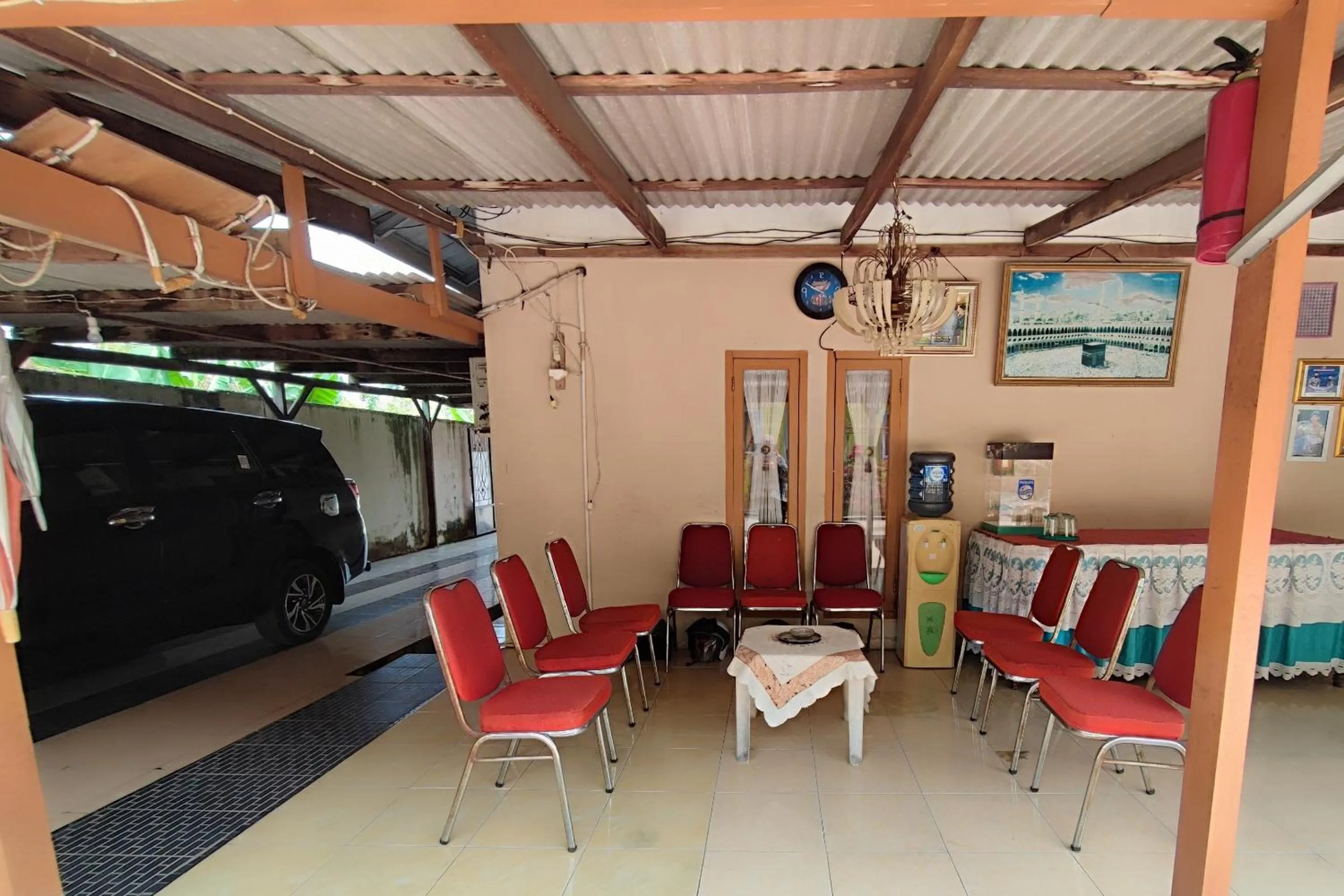 Lobby or reception in Hotel O Garuda Bandara Guesthouse