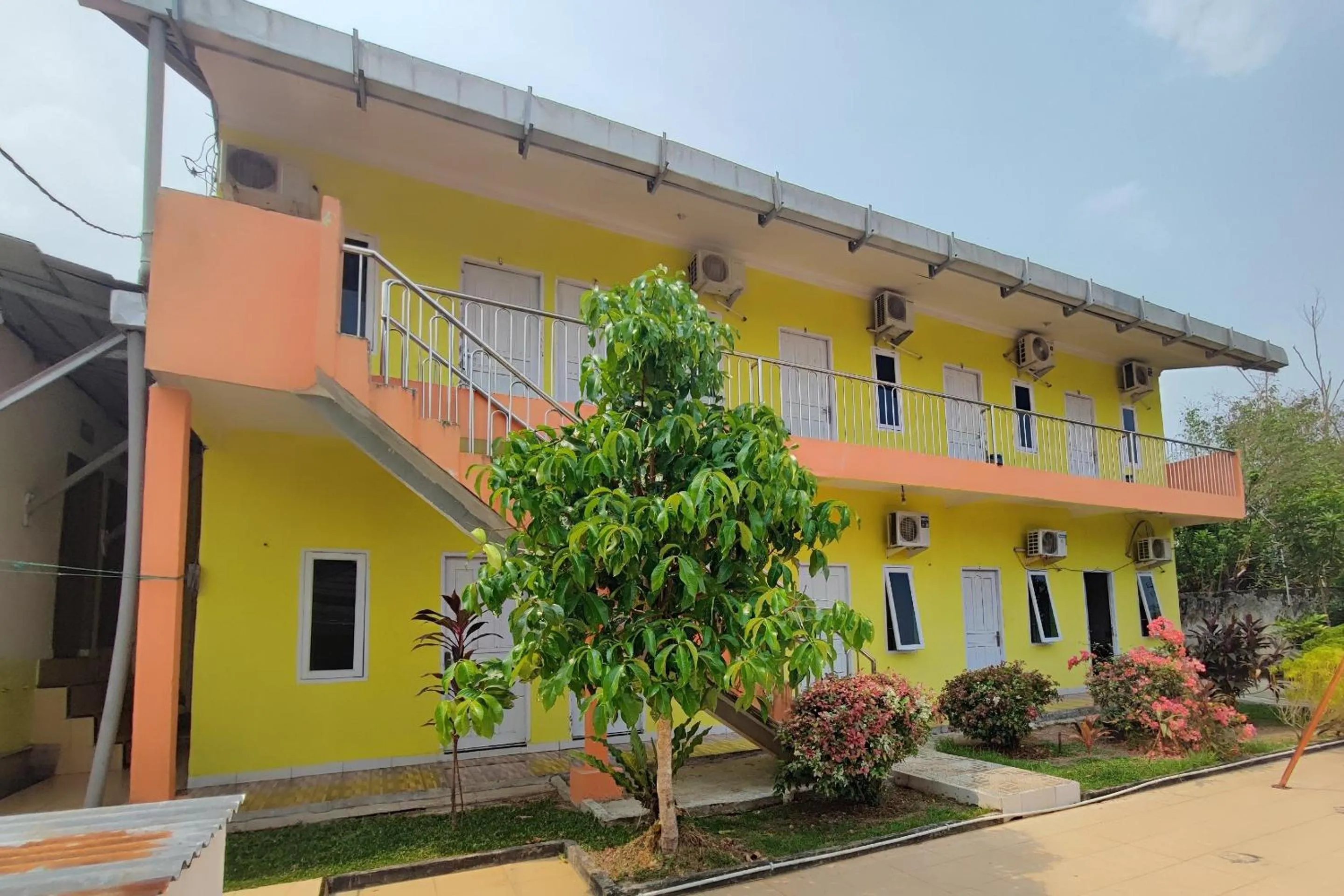 Facade/entrance in Hotel O Garuda Bandara Guesthouse