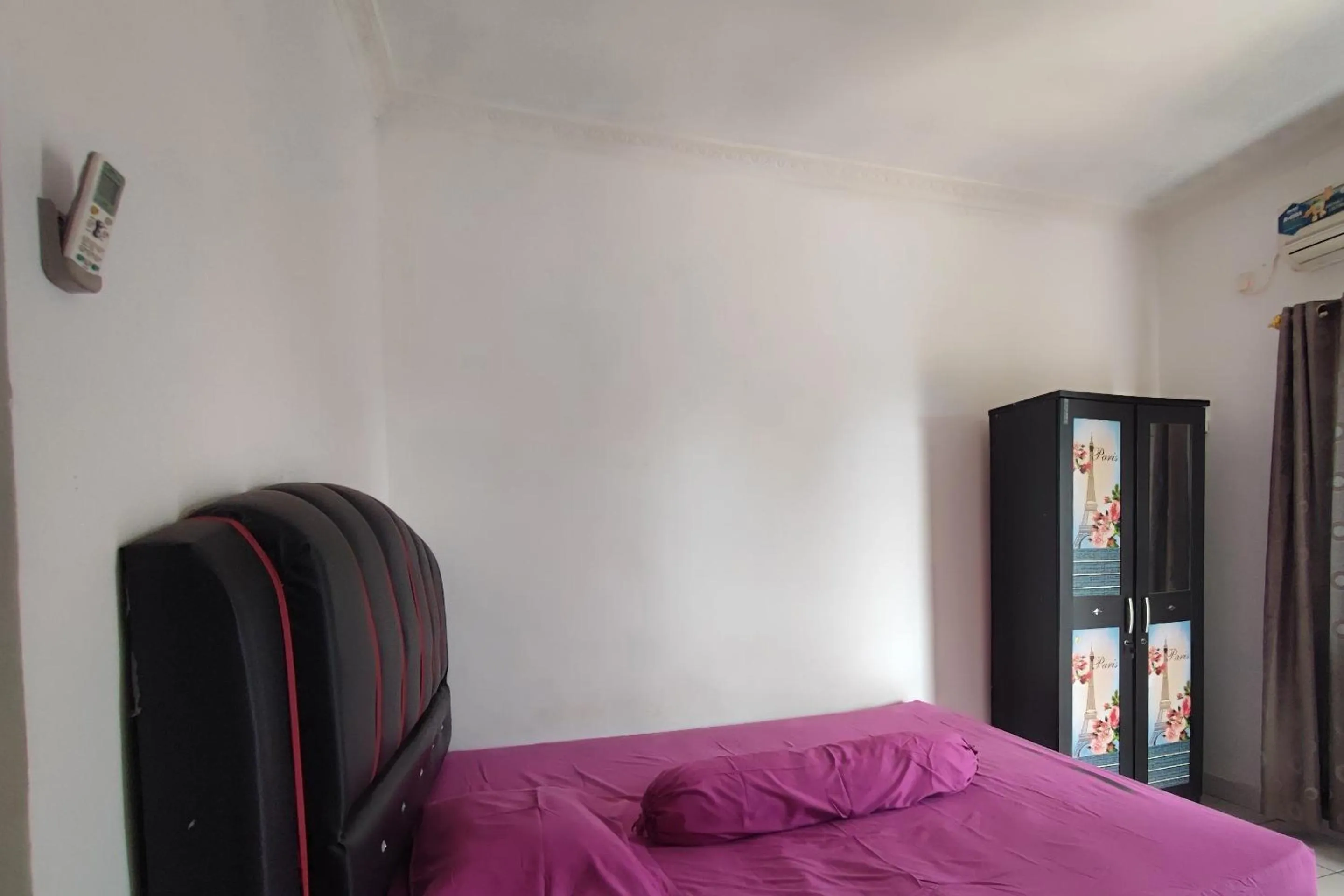 Bedroom, Bed in Hotel O Garuda Bandara Guesthouse