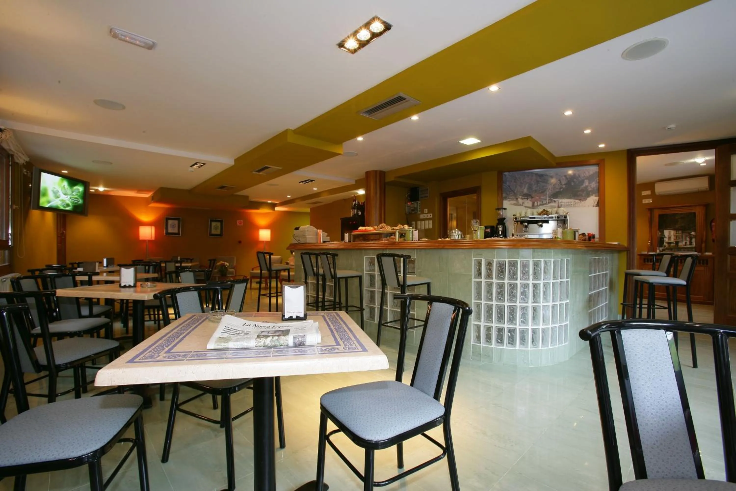 Restaurant/places to eat in Alojamiento Calzada Romana