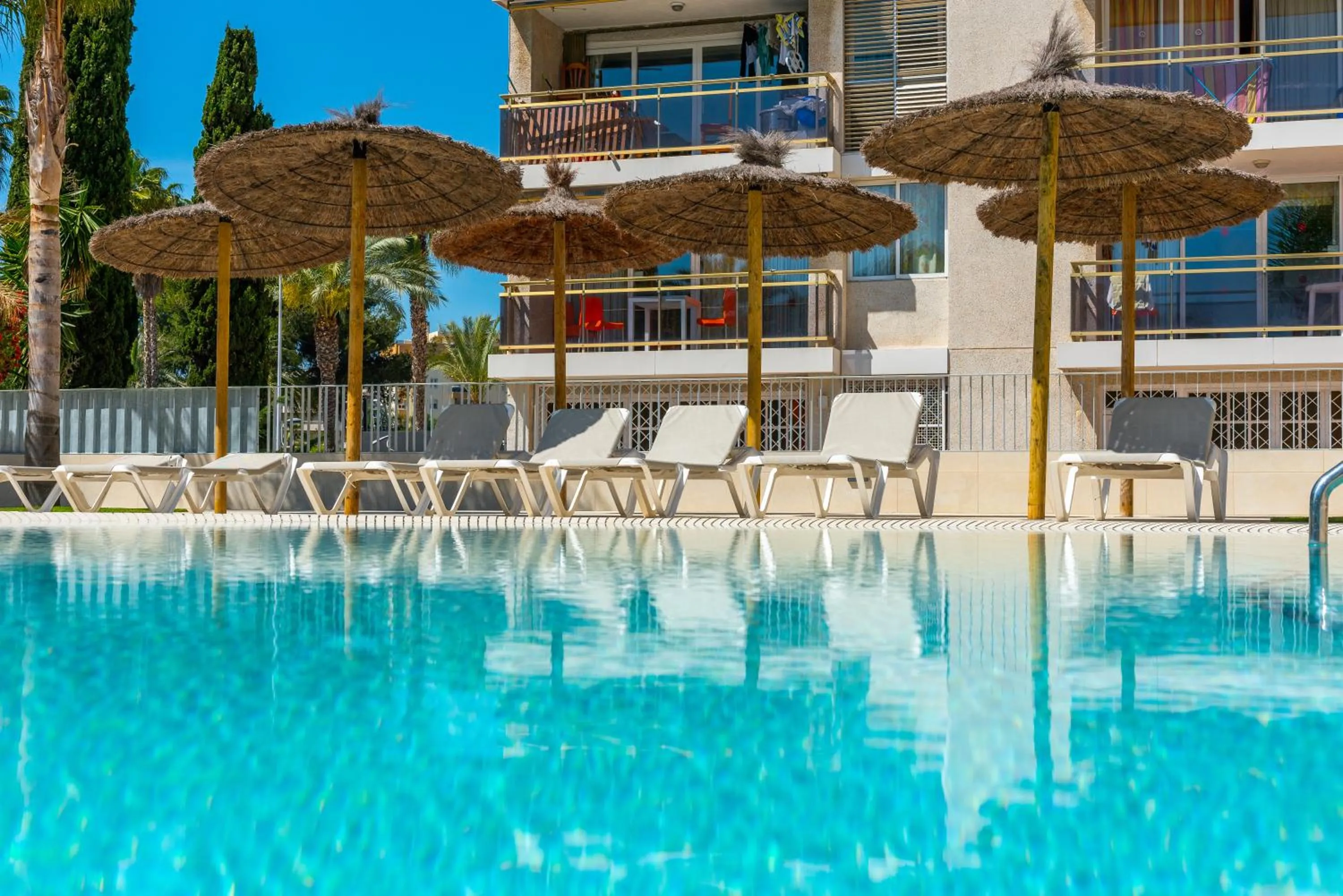 Swimming pool in Rentalmar Navarra family suites