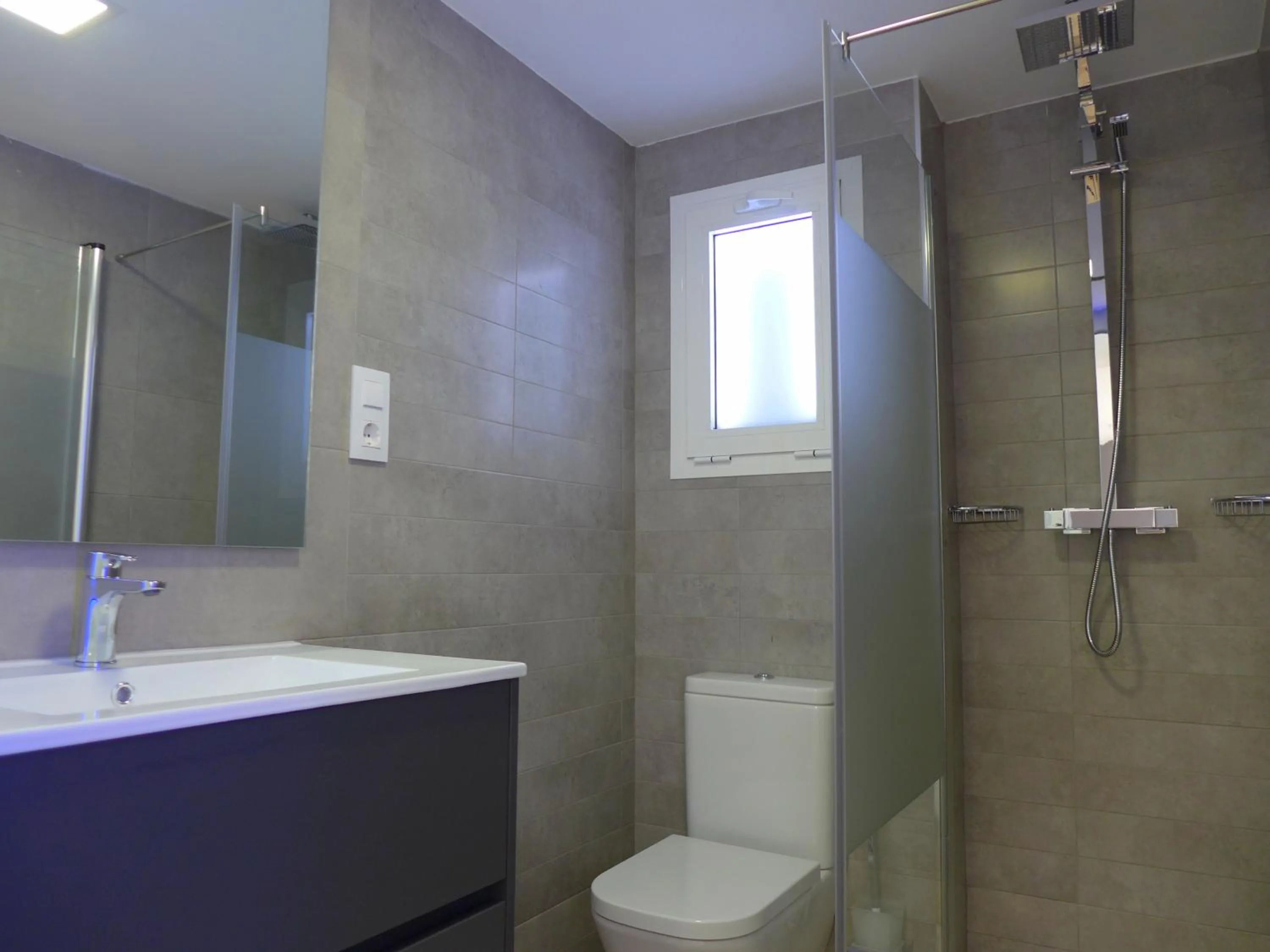 Bathroom in Rentalmar Navarra family suites